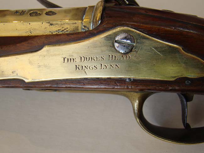 A fine 18th century English flintlock coaching blunderbuss inscribed “Kings Lynn, Norwich & Ipswich“ — image 3