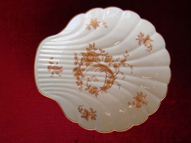 A fine French Limoges bone china scallop plate in the Chinese style circa 1900