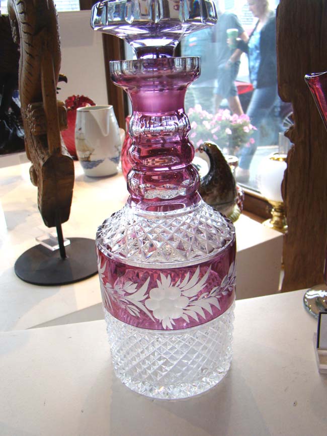 A fine Amethyst cut crystal diamond point decanter with two matching cordial glasses — image 2