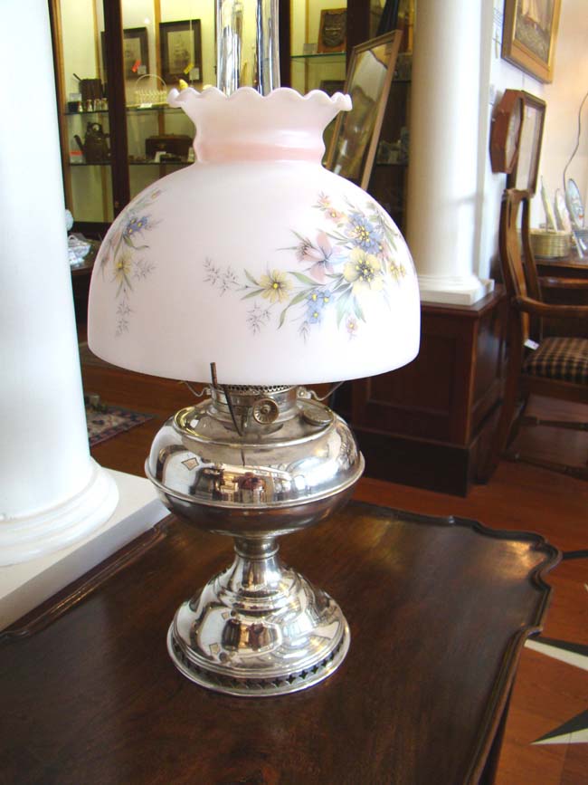 A fine vintage American oil lamp by Rayo circa 1880 in original (non-electrified) condition.