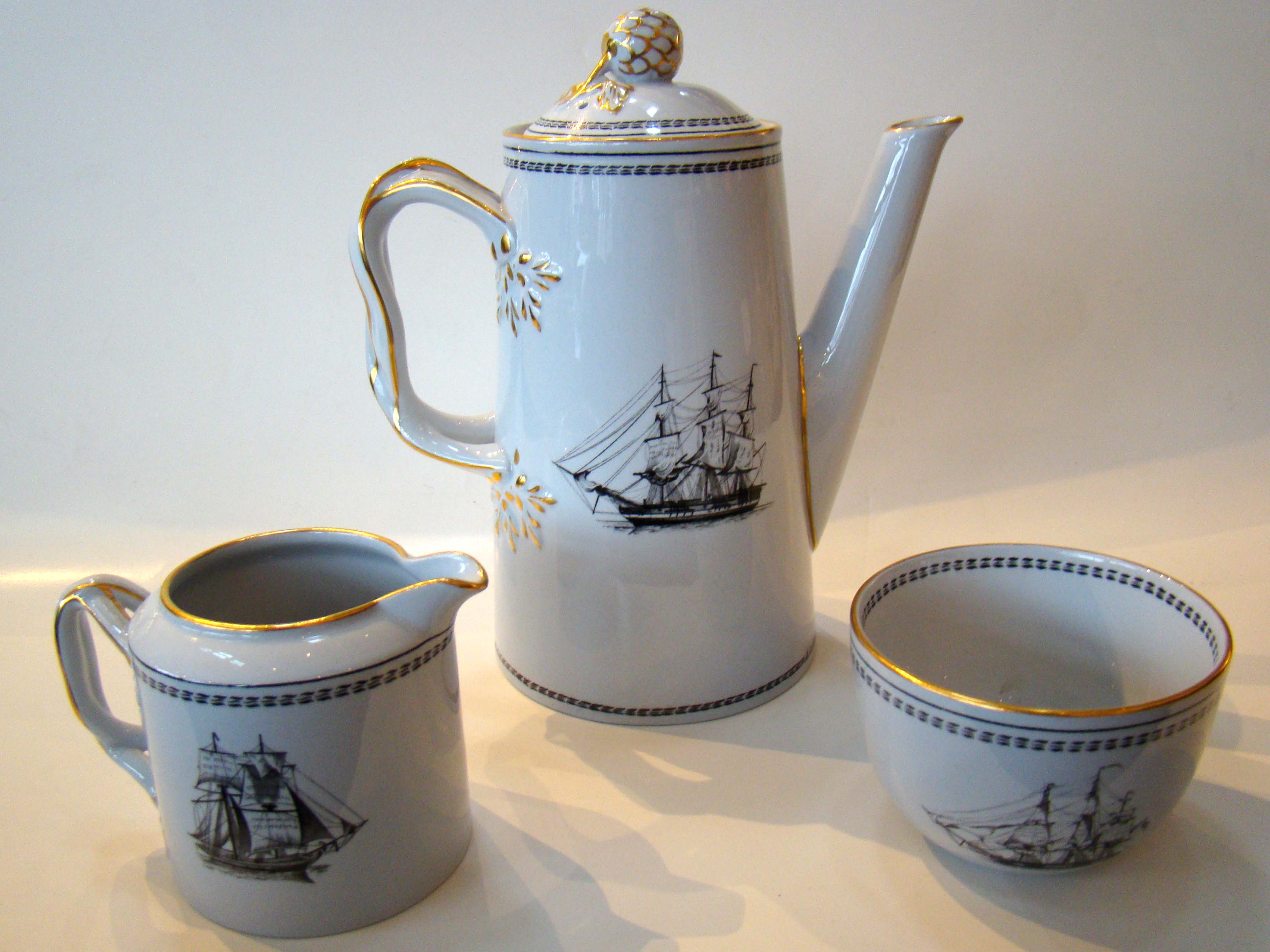 A fine vintage Copeland Spode Chinese Export 'style' Trade Winds pattern three piece coffee set