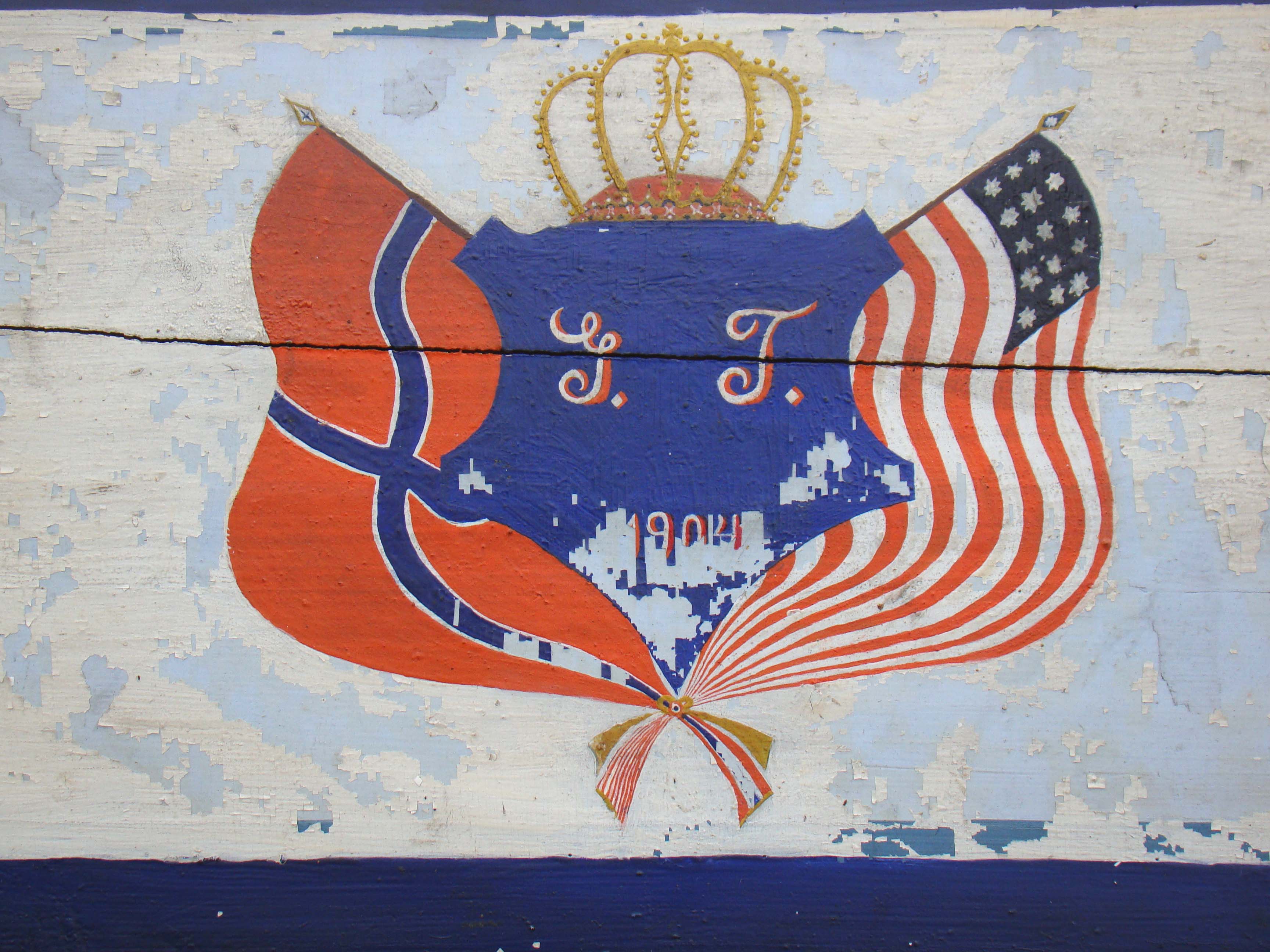 A 19th century Sailor's Sea Chest with fabulous painted interior — image 5