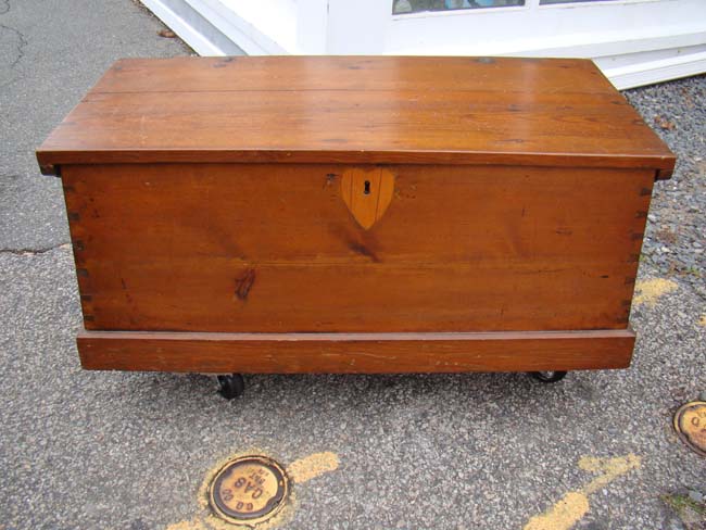 A fine 19th century Sailor's Chest with attractive interior and original ropework beckets circa 1850 — image 3