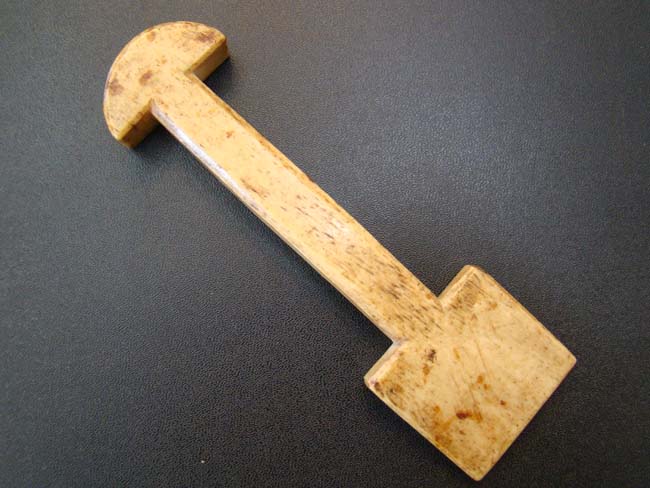 A 19th century sailor-made whalebone seam rubber