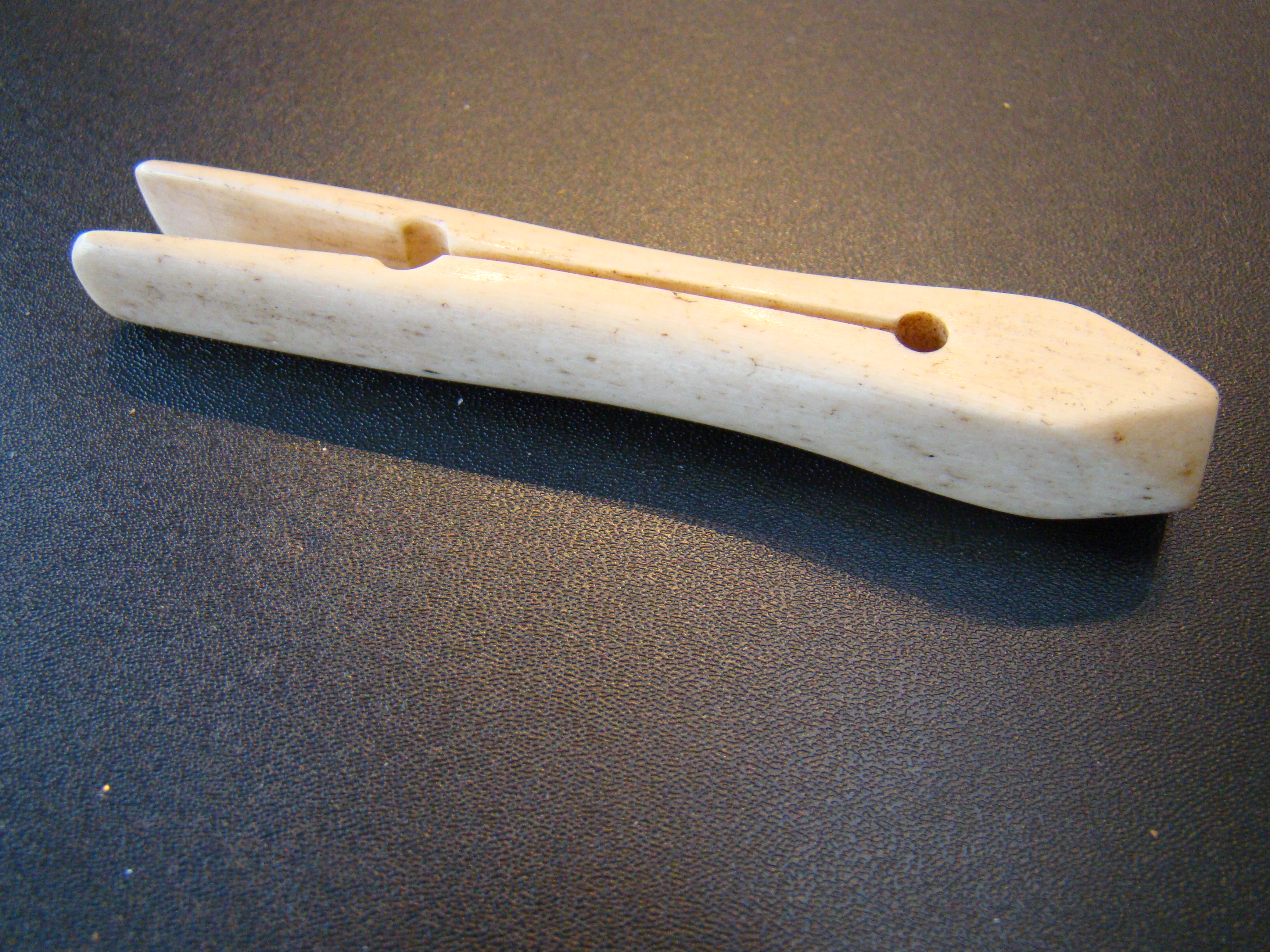 A 19th century sailor-made whalebone clothes pin — image 2