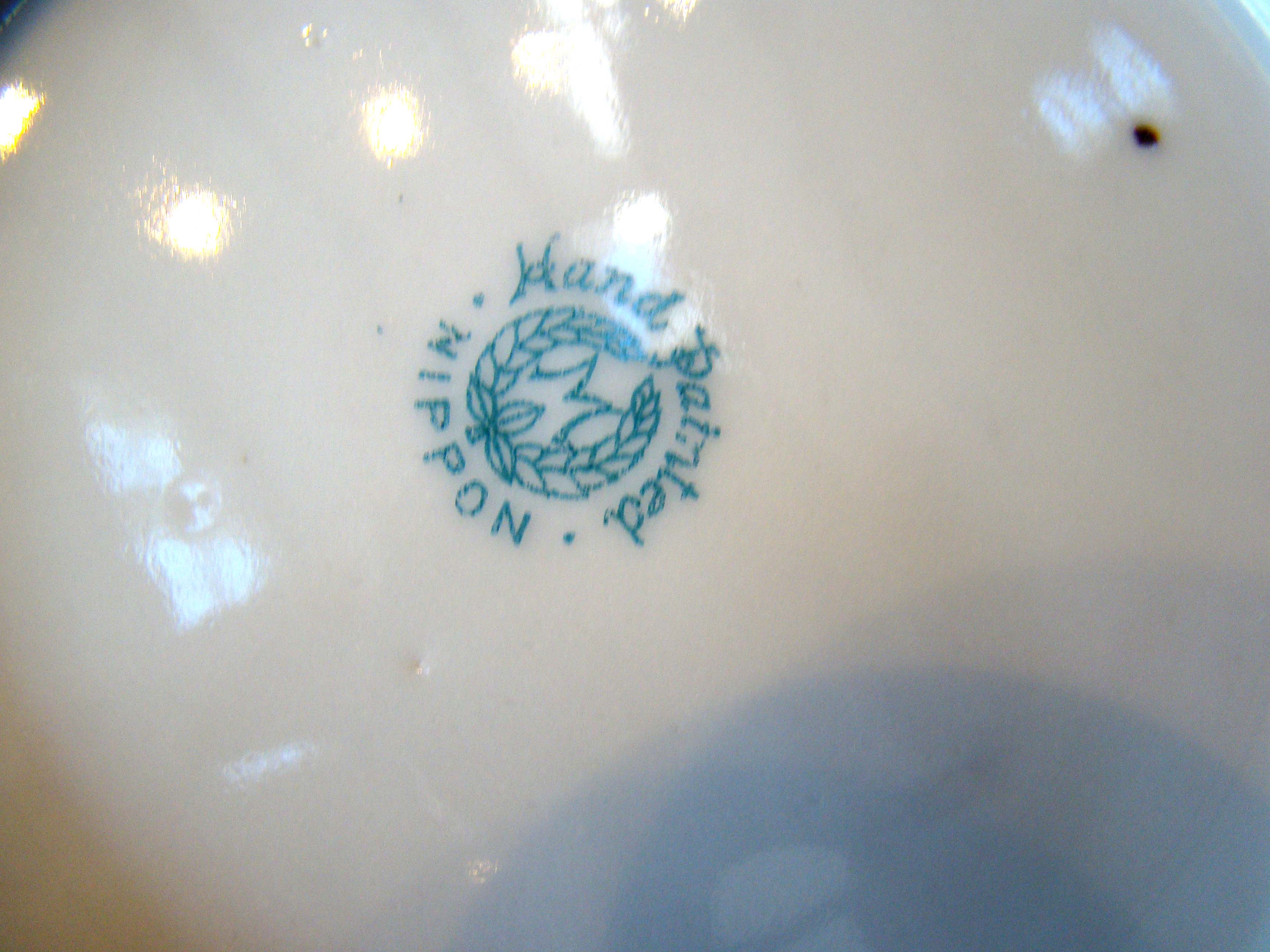 A visually stunning hand painted NIPPON covered jar circa 1900 — image 4