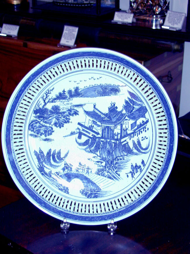 Large Chinese Export Nanking Pattern Reticulated Charger Circa 1820