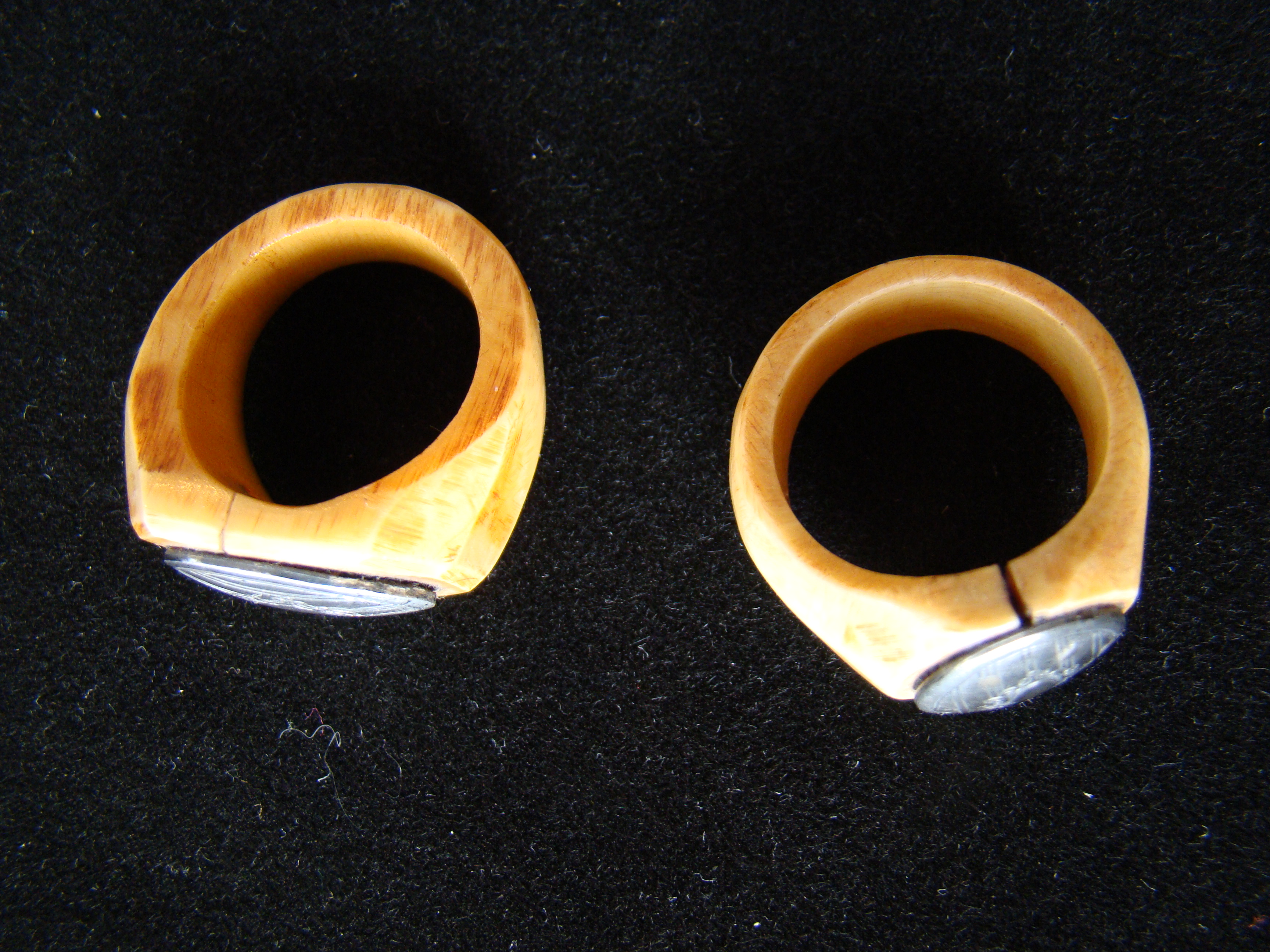 A RARE pair of 19th century  sailor-carved whale ivory signet style rings with engraved silver inset — image 4