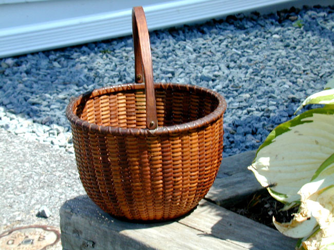Fine Early 20th century Nantucket Basket Attributed to William Appleton c.1900 — image 2