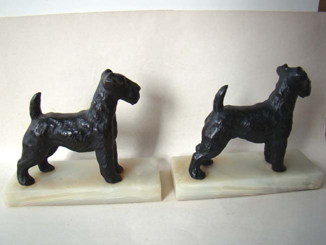 A charming pair of vintage Scottie dog bookends