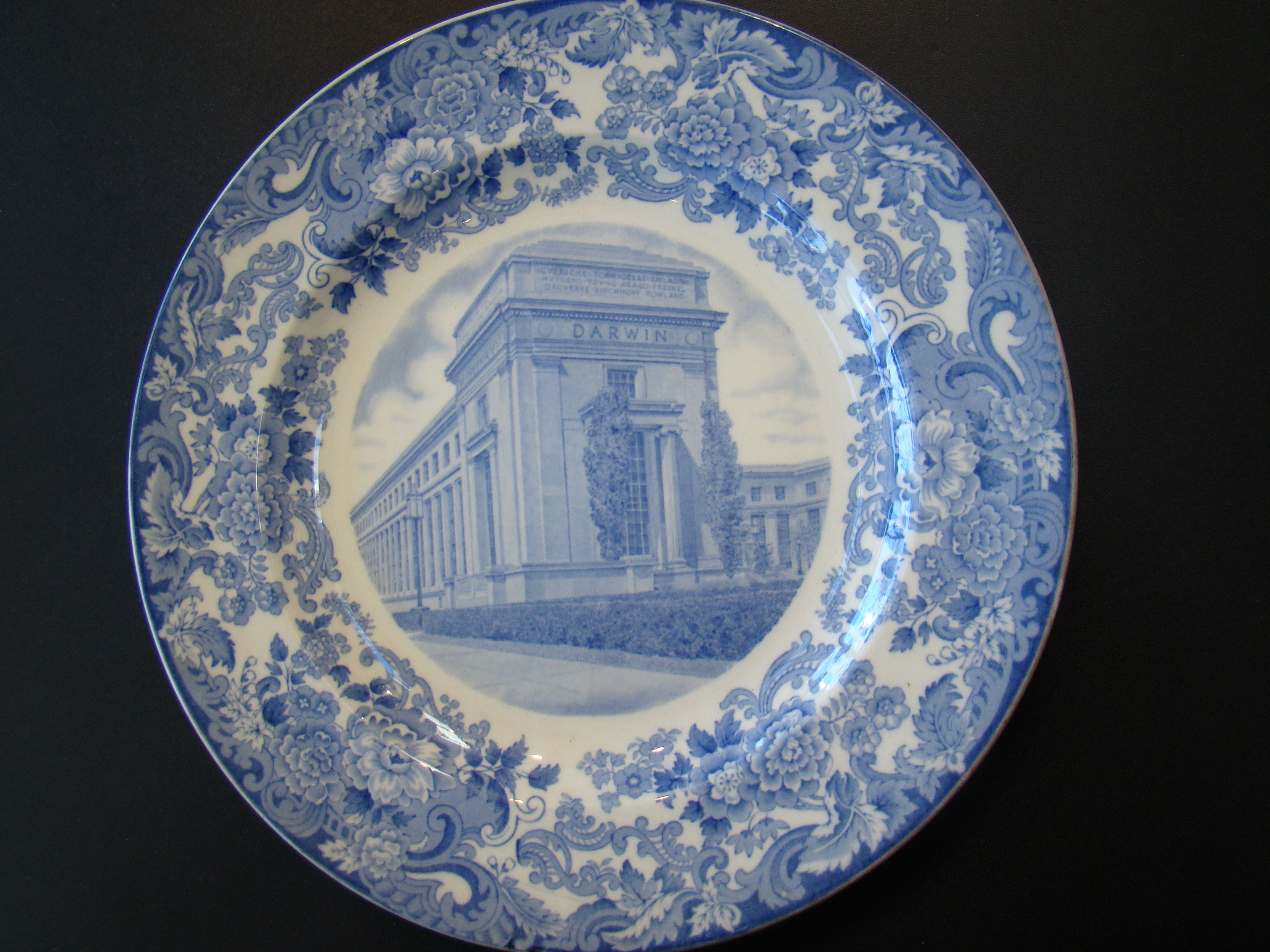 A rare set of six (9 shown in photo) M I T commemorative plates made by Wedgwood in 1930 — image 3