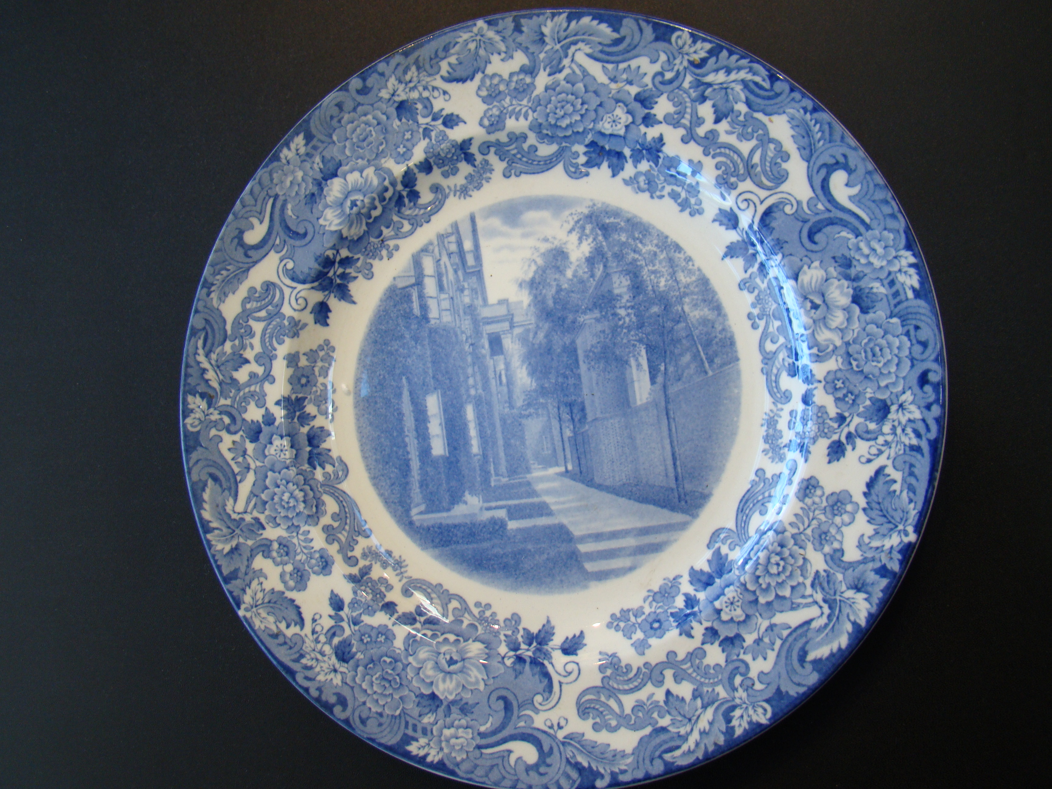 A rare set of six (9 shown in photo) M I T commemorative plates made by Wedgwood in 1930 — image 4