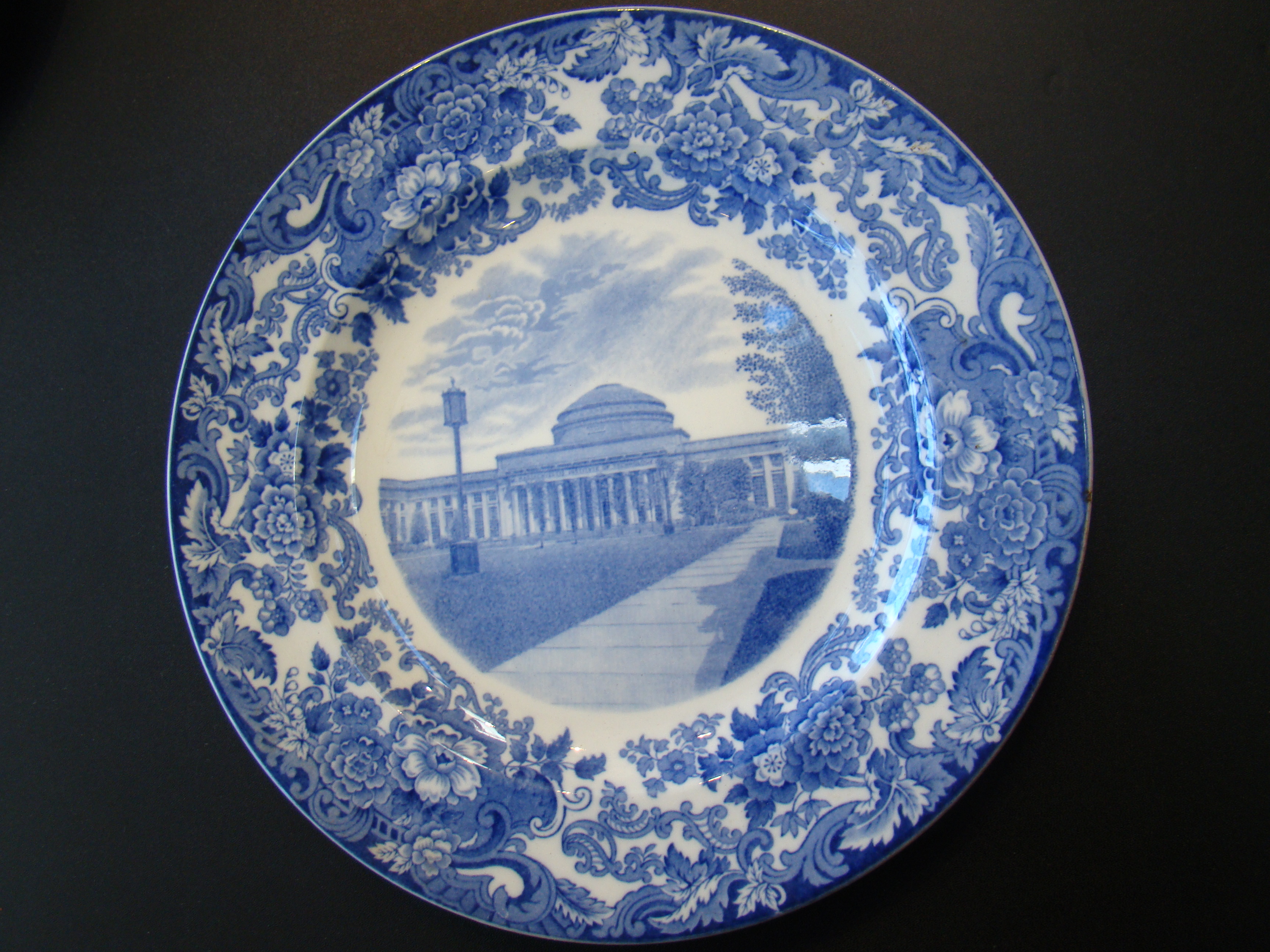 A rare set of six (9 shown in photo) M I T commemorative plates made by Wedgwood in 1930 — image 5