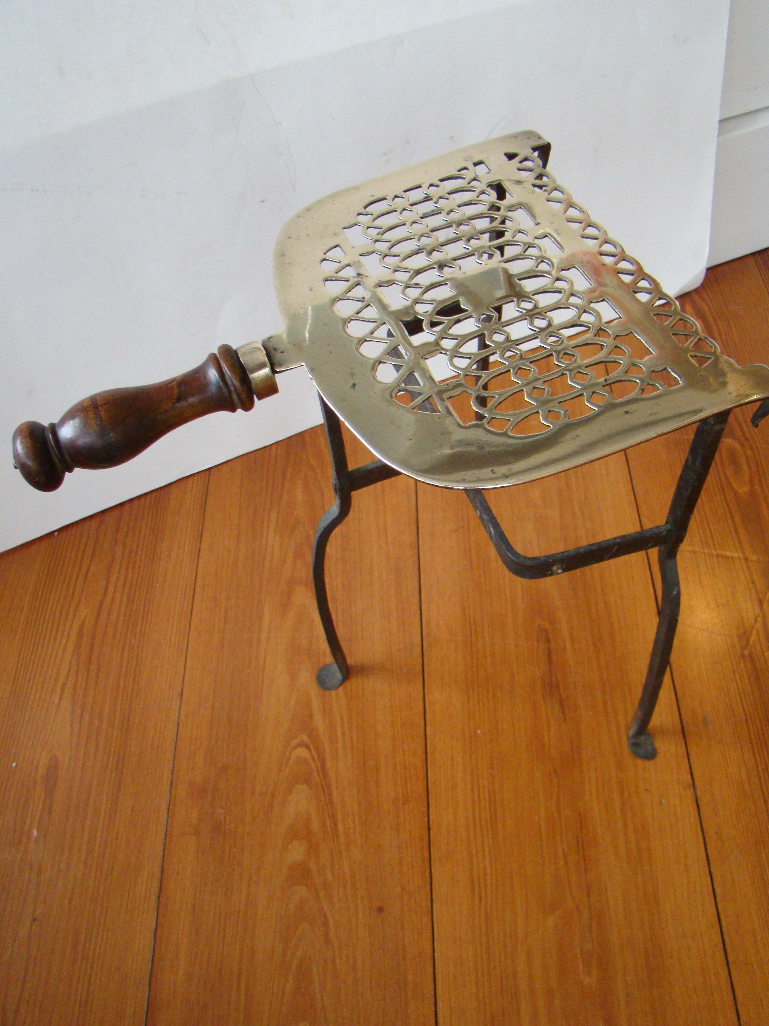 A beautiful early 19th century brass hearth trivet circa 1820 — image 4