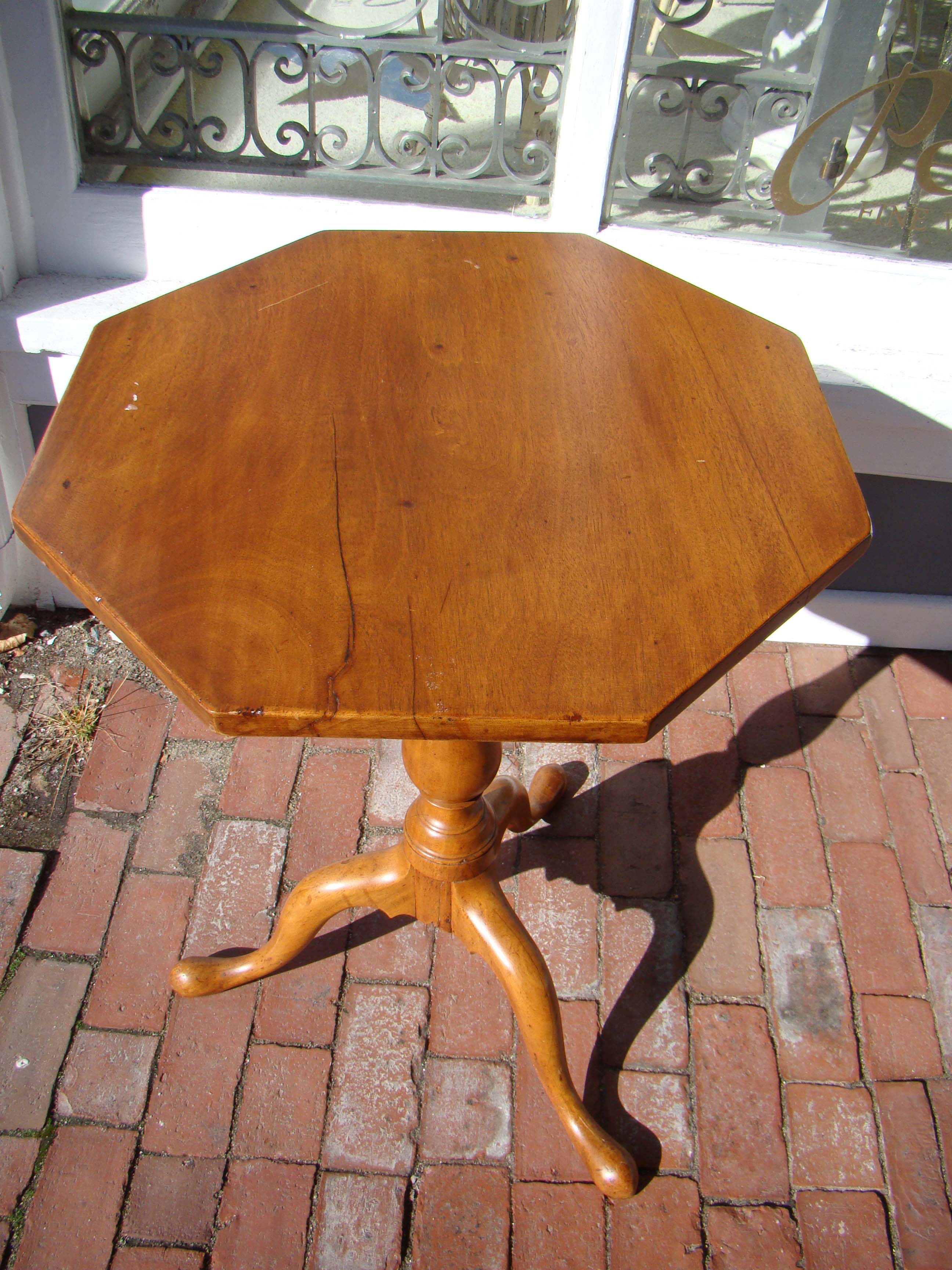 A fine late 18th century New England maple tilt-top candle stand circa 1790. — image 3