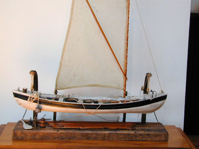 20th century Wooden Model of a Whaleboat on Davits