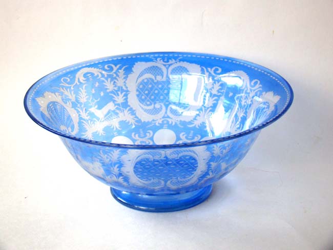 A beautiful vintage Bohemian hart and doe pattern glass bowl