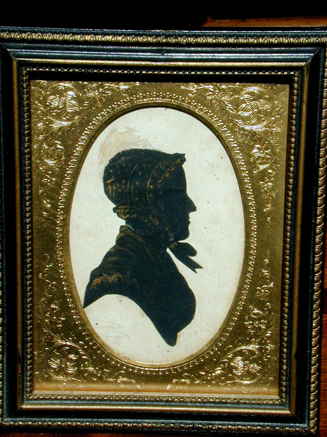 Good Pair of Early Silhouettes of Capt. and Mrs. Braddock Nye of Sandwich, Mass. — image 3