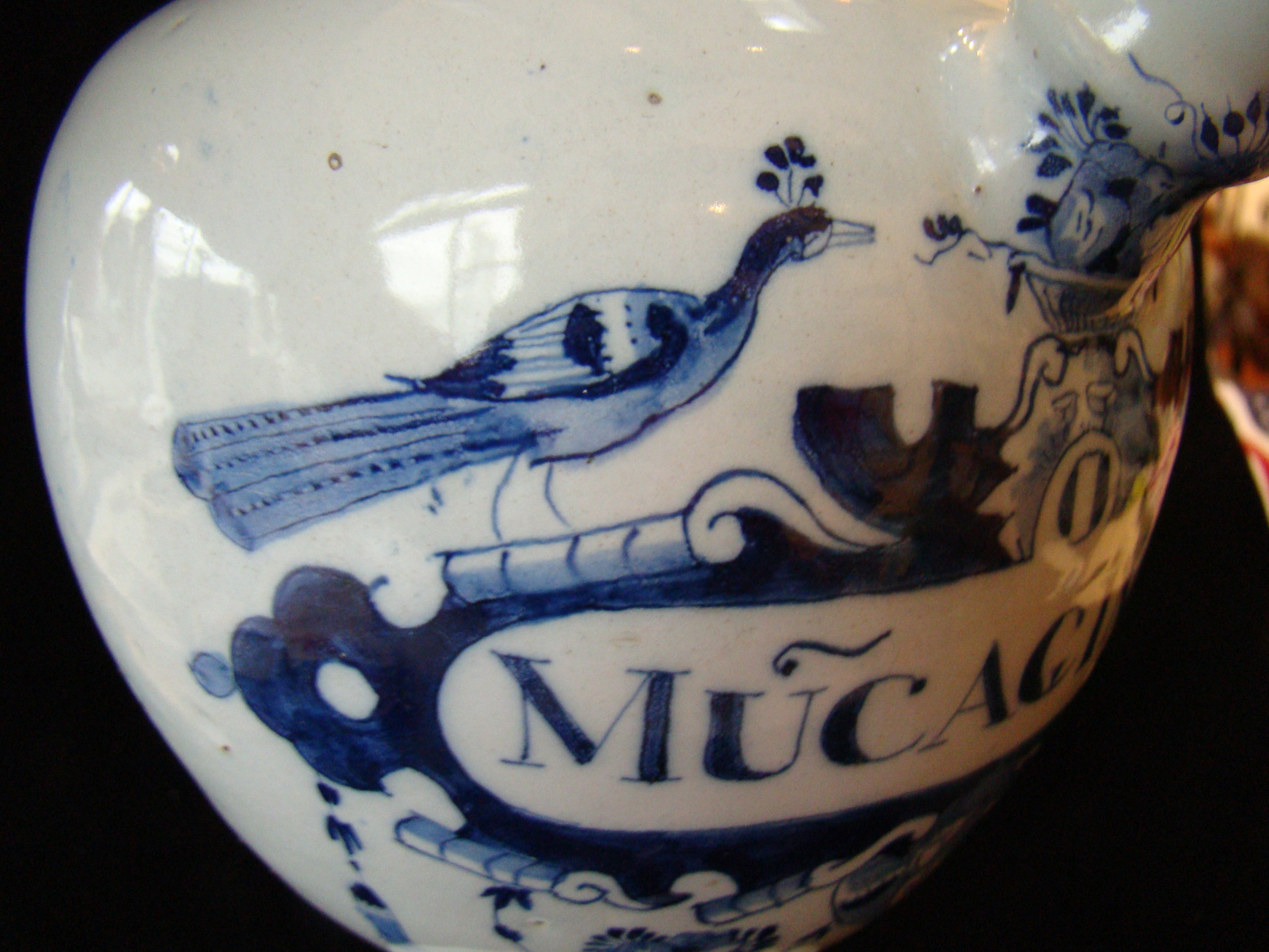 A fine and rare 18th century tin glazed Delft drug jar from the collections at Colonial Williamsburg — image 3