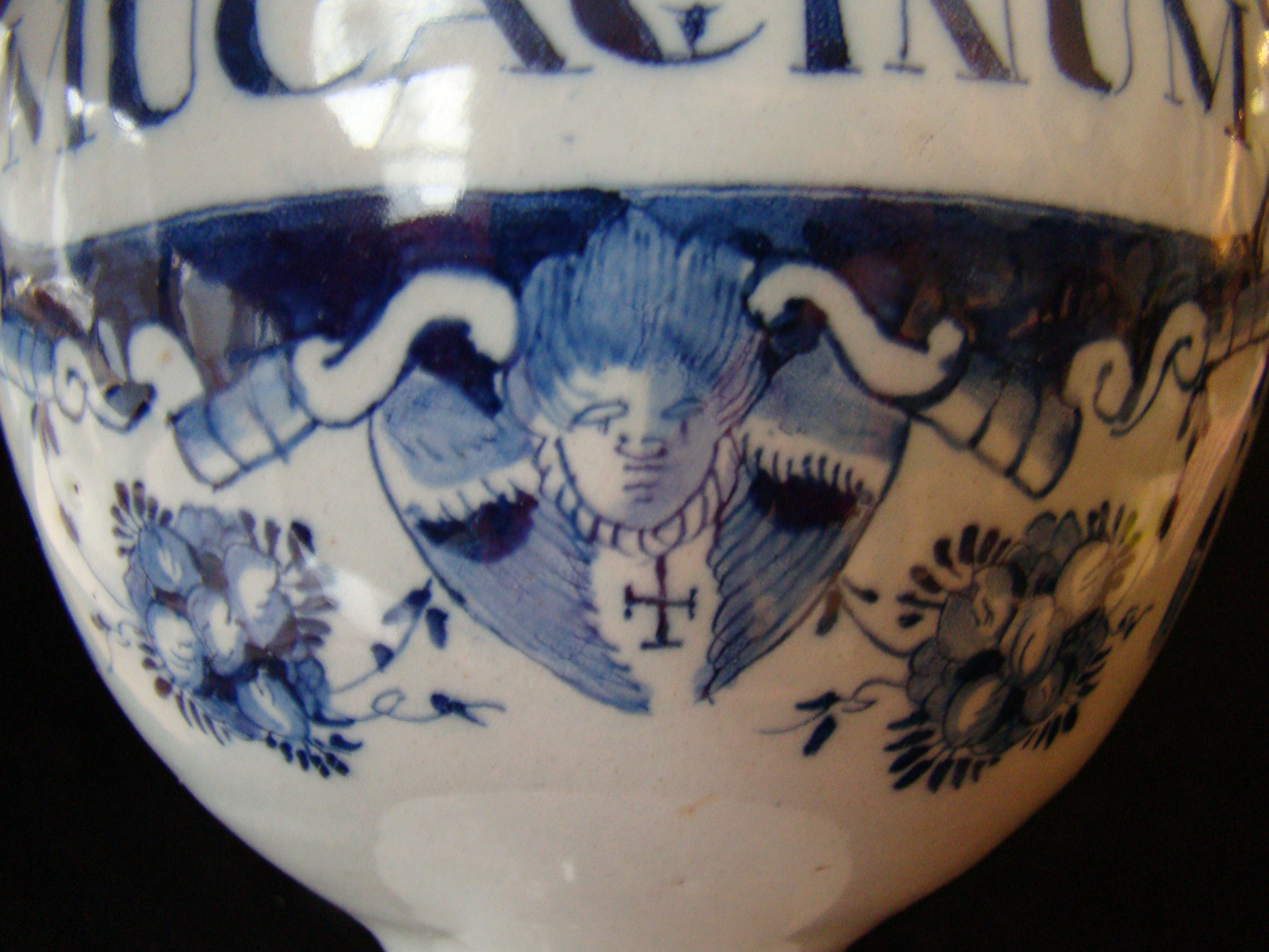 A fine and rare 18th century tin glazed Delft drug jar from the collections at Colonial Williamsburg — image 4