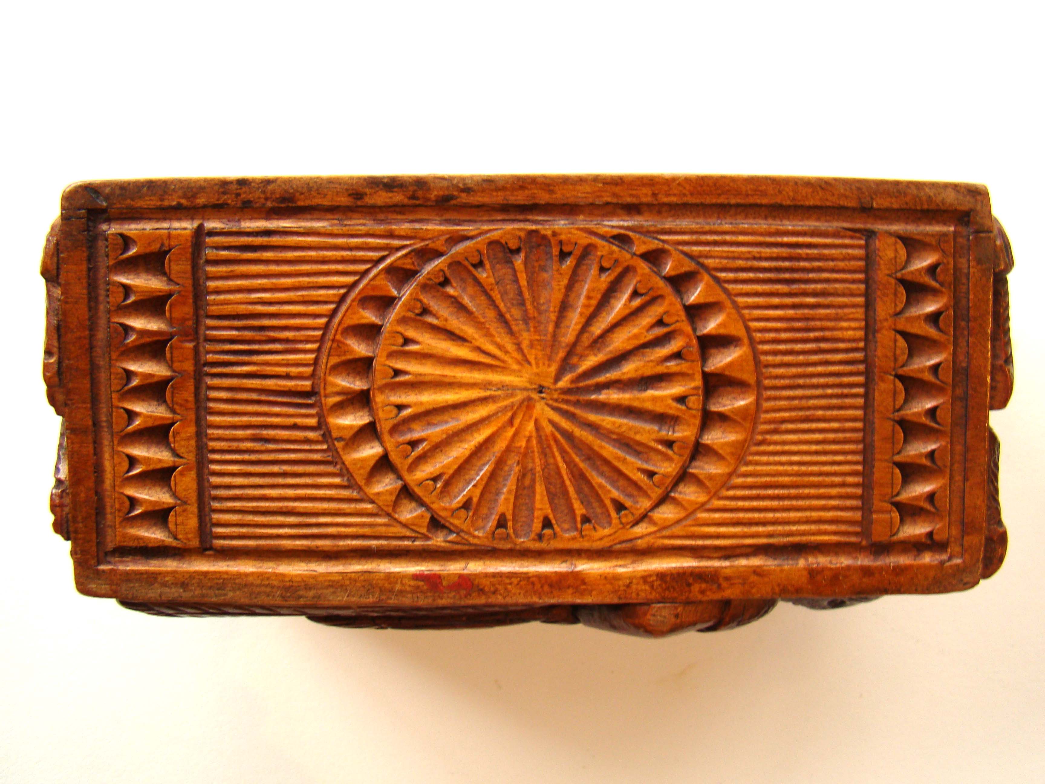 An early 19th century carved Scottish "Bobbie Burns" tobacco box circa 1796-1810 — image 3