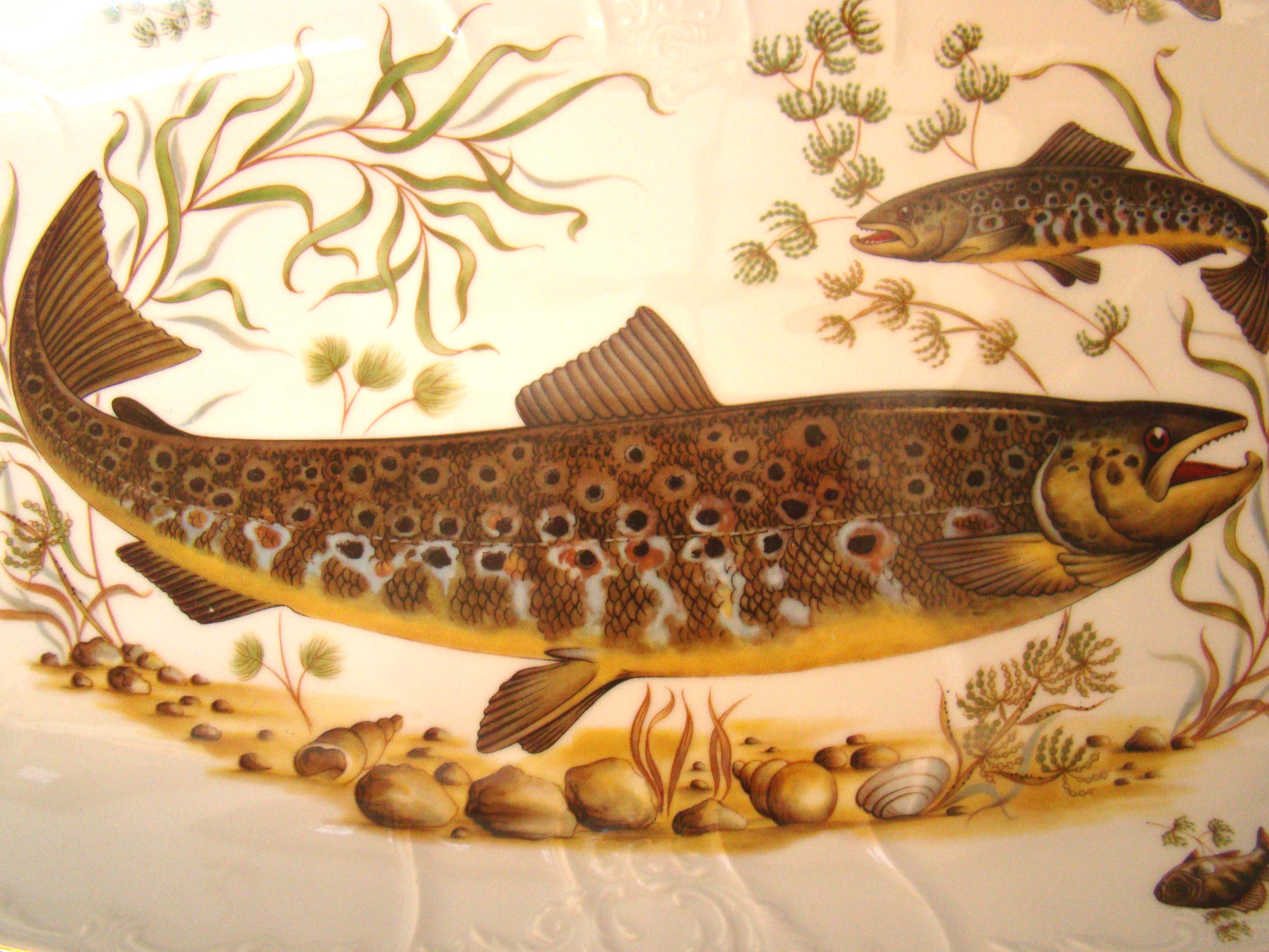 A fabulous hand painted fish serving platter signed "Bernadotte" — image 3