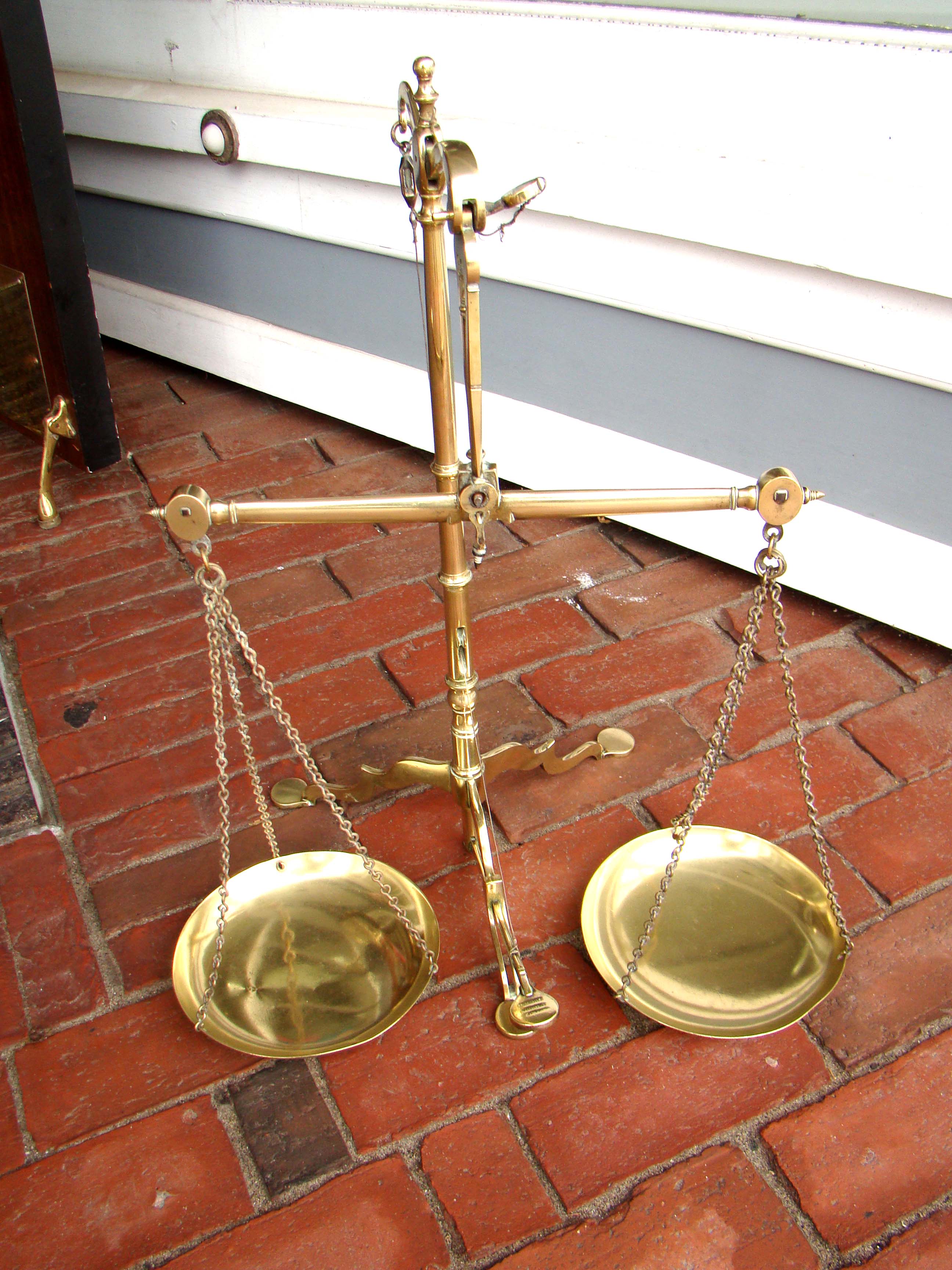 A fine set of English 'banker's' scales made by Short & Co., London, circa 1830 — image 2