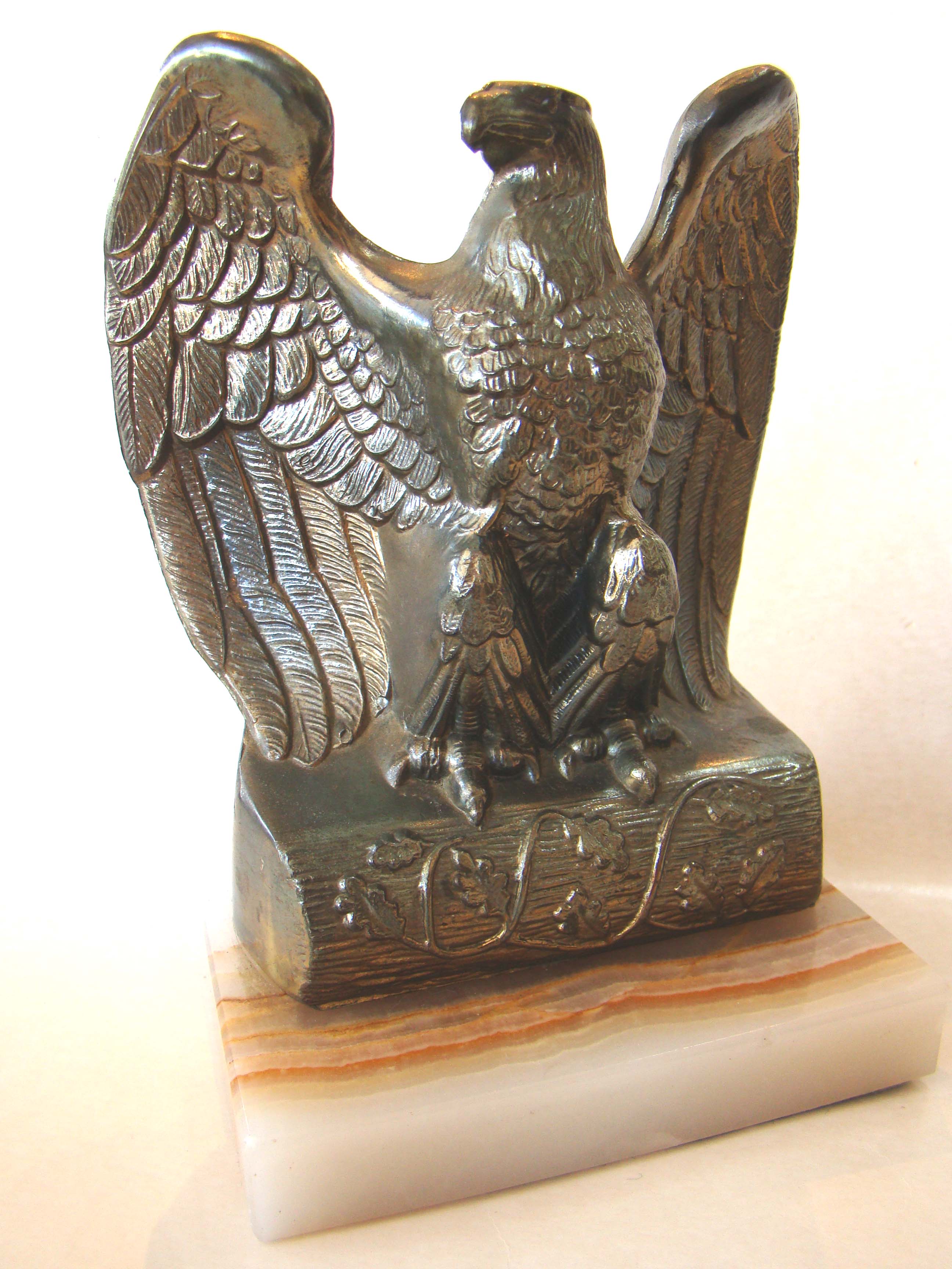 A pair of American spread wing eagle bookends on a marble base — image 2