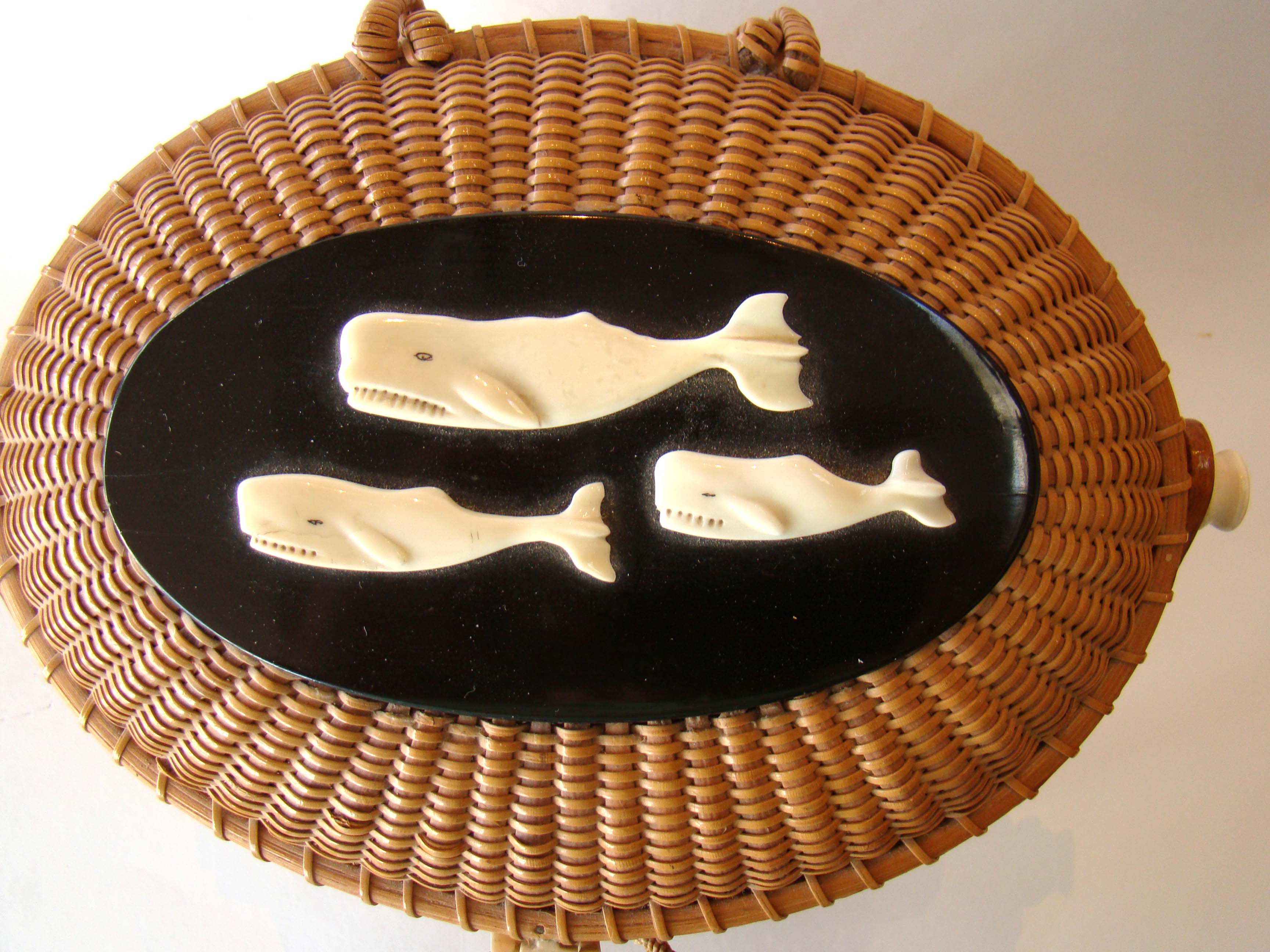 An exceptionally fine and important Nantucket covered basket purse made by the iconic basket maker Gladys Ellis circa 1970. — image 2