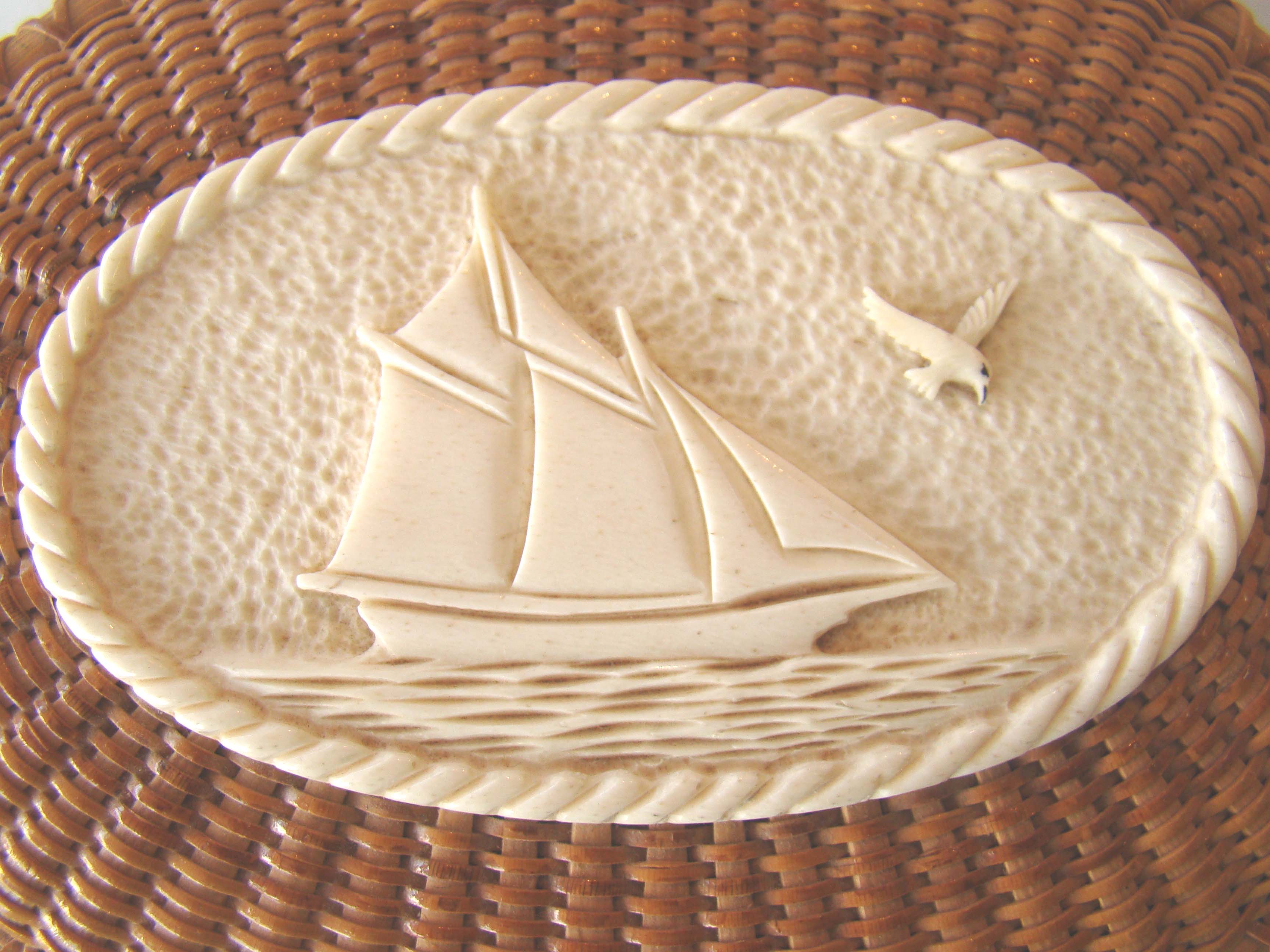 A beautiful and important Nantucket "Friendship" basket made by the iconic Gladys Ellis circa 1970 — image 2