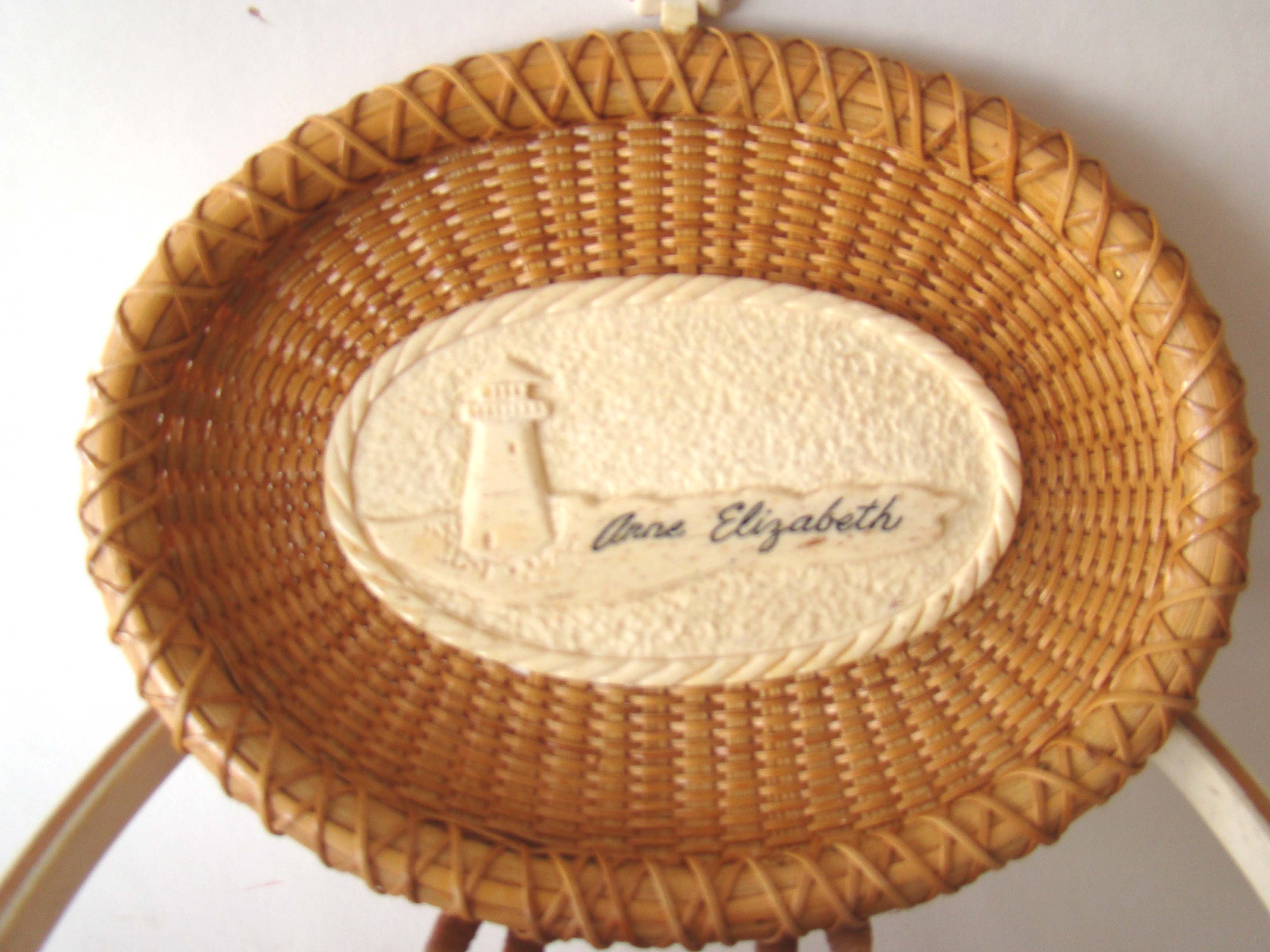 A beautiful and important Nantucket "Friendship" basket made by the iconic Gladys Ellis circa 1970 — image 5