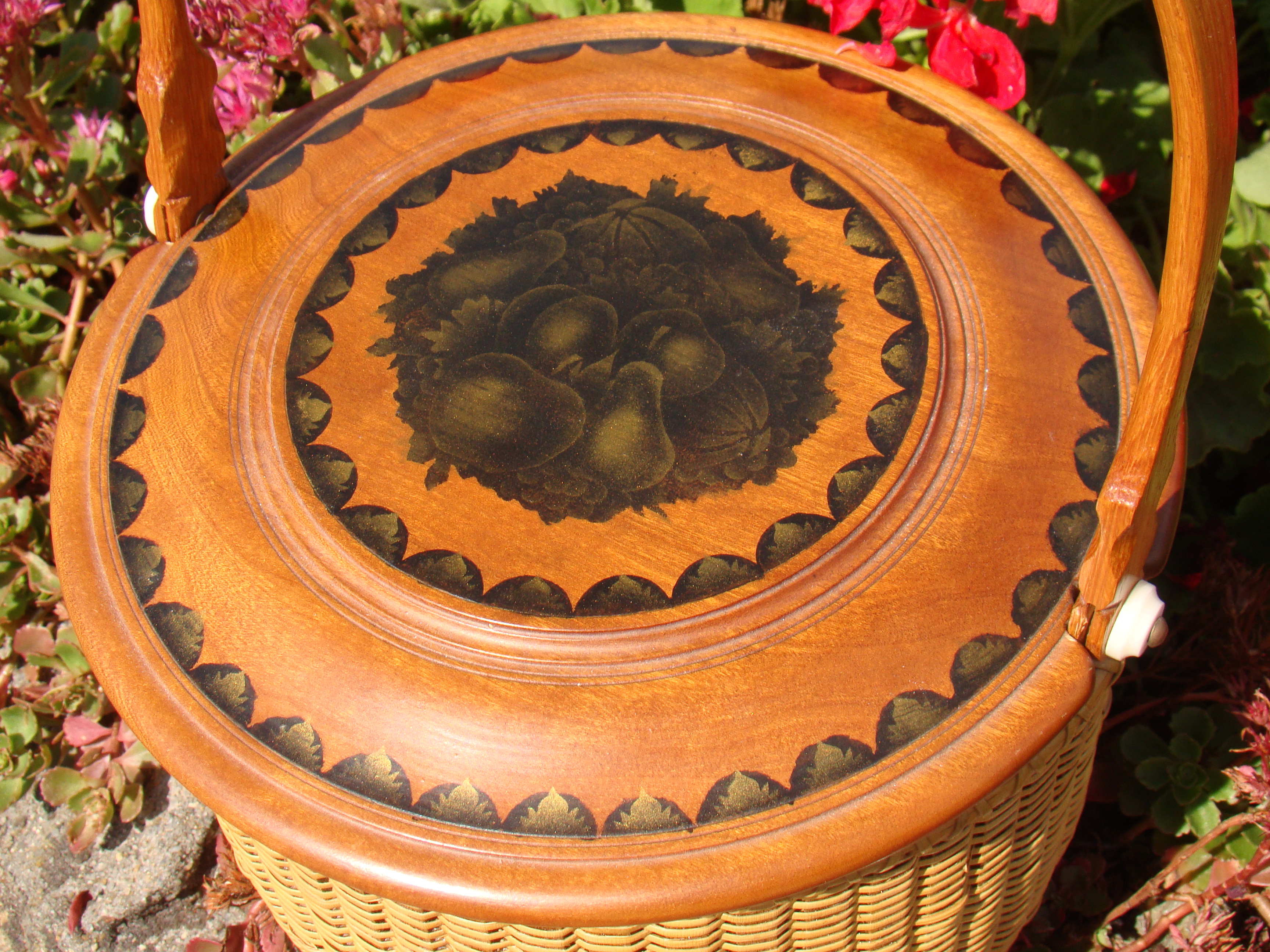 A fine contemporary Nantucket covered basket purse made by the master Harry Hilbert in 1998 — image 2