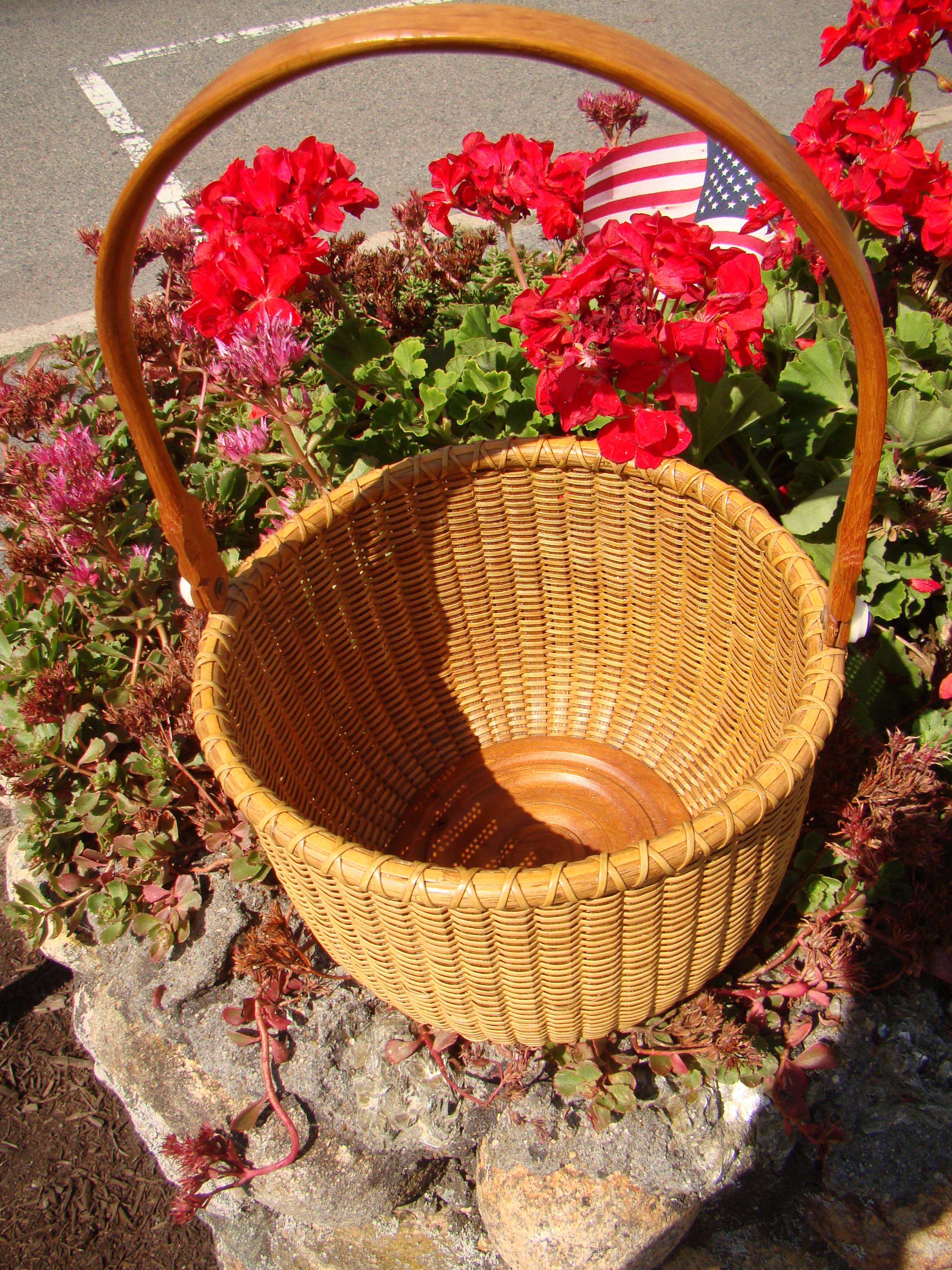 A fine contemporary Nantucket covered basket purse made by the master Harry Hilbert in 1998 — image 5