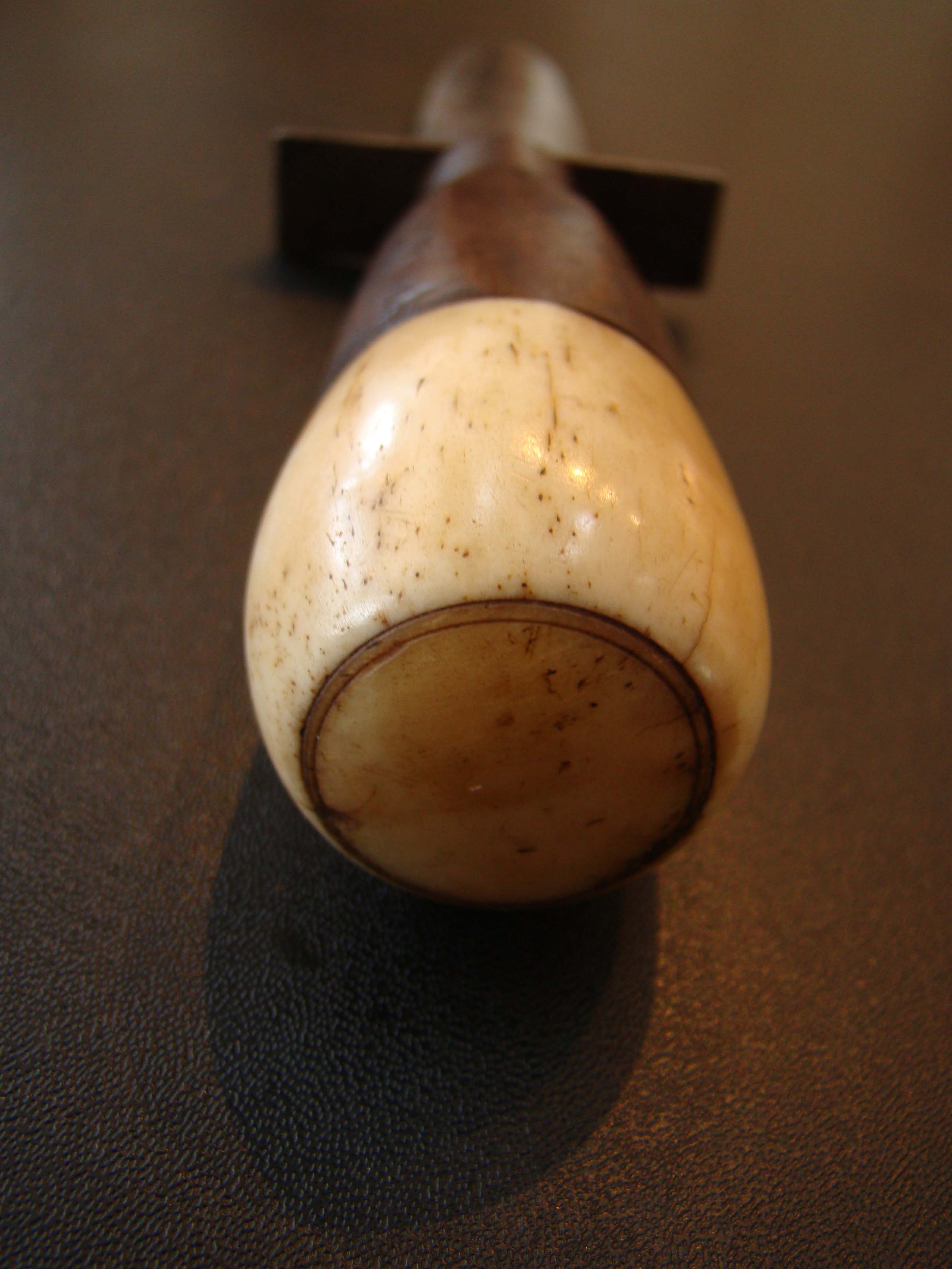 A fine hand made whaler's knife with whalebone pommel circa 1840 — image 2