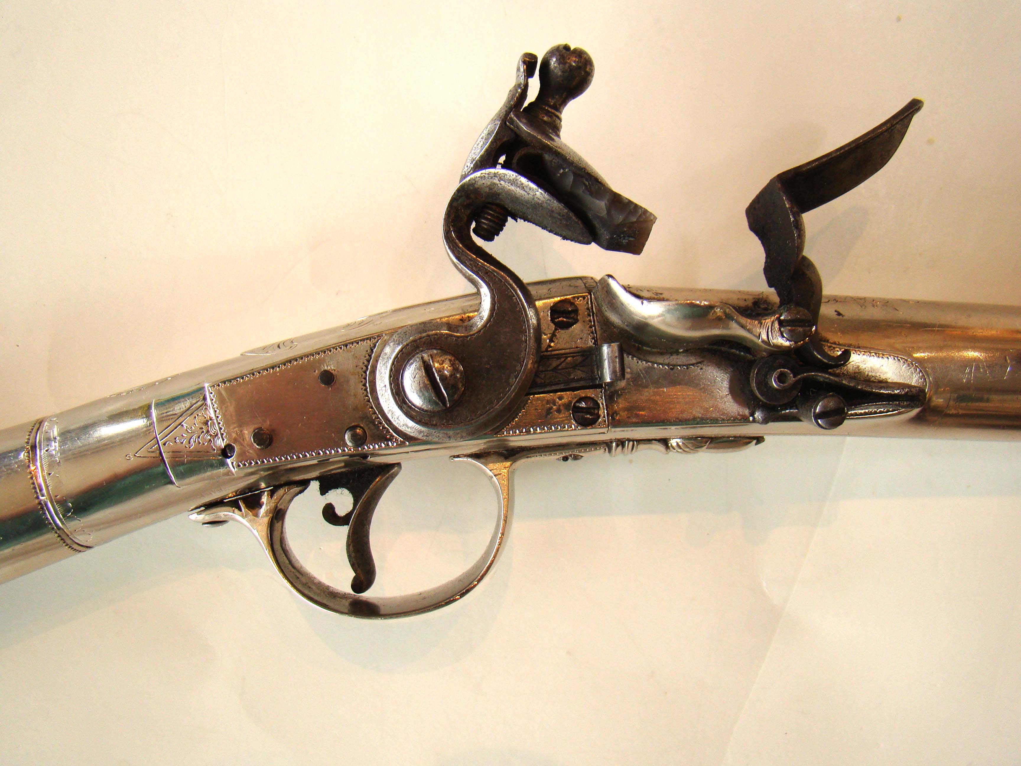 A fine and RARE 18th century combination flintlock pistol, blunderbuss and musket made by William Perry of London circa 1780 — image 3