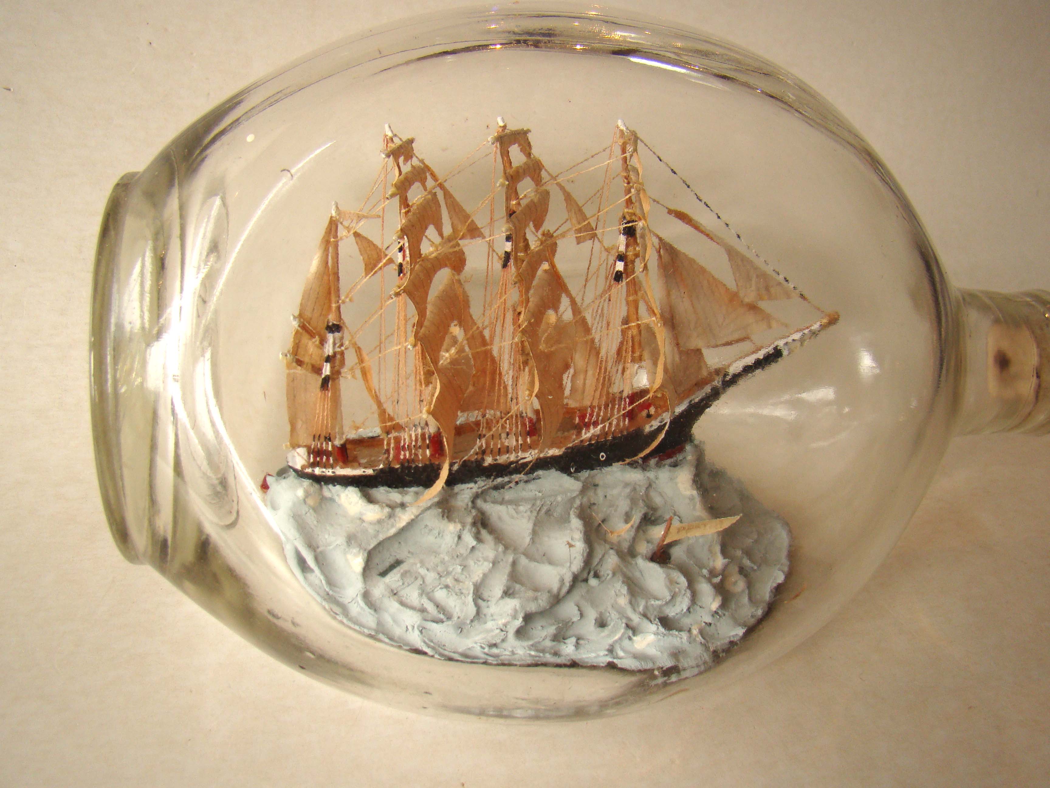 An extremely well detailed vintage ship-in- bottle circa 1940 — image 2