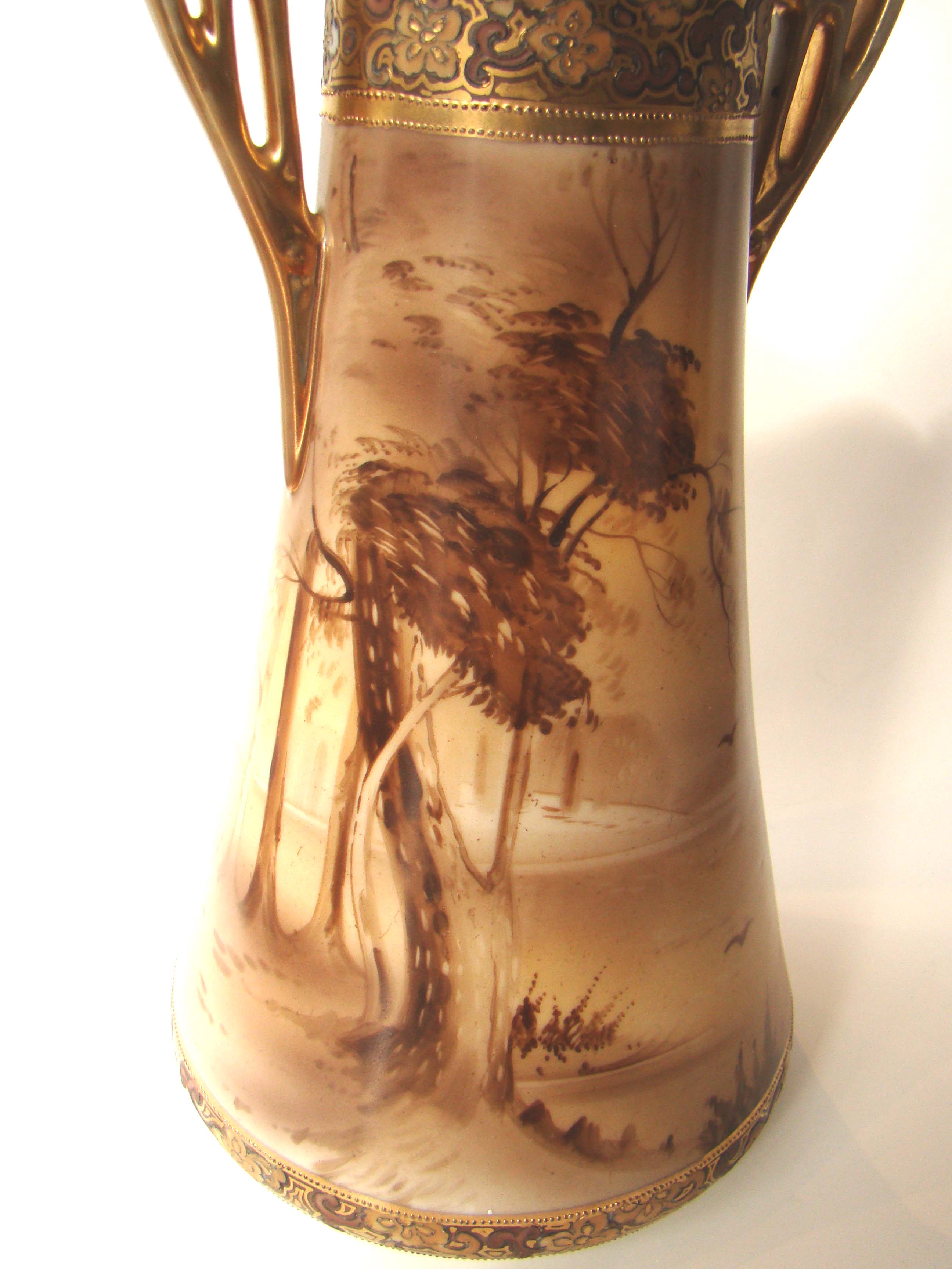A fabulous vintage hand painted NIPPON two handled vase with gilt decoration circa 1900 — image 3
