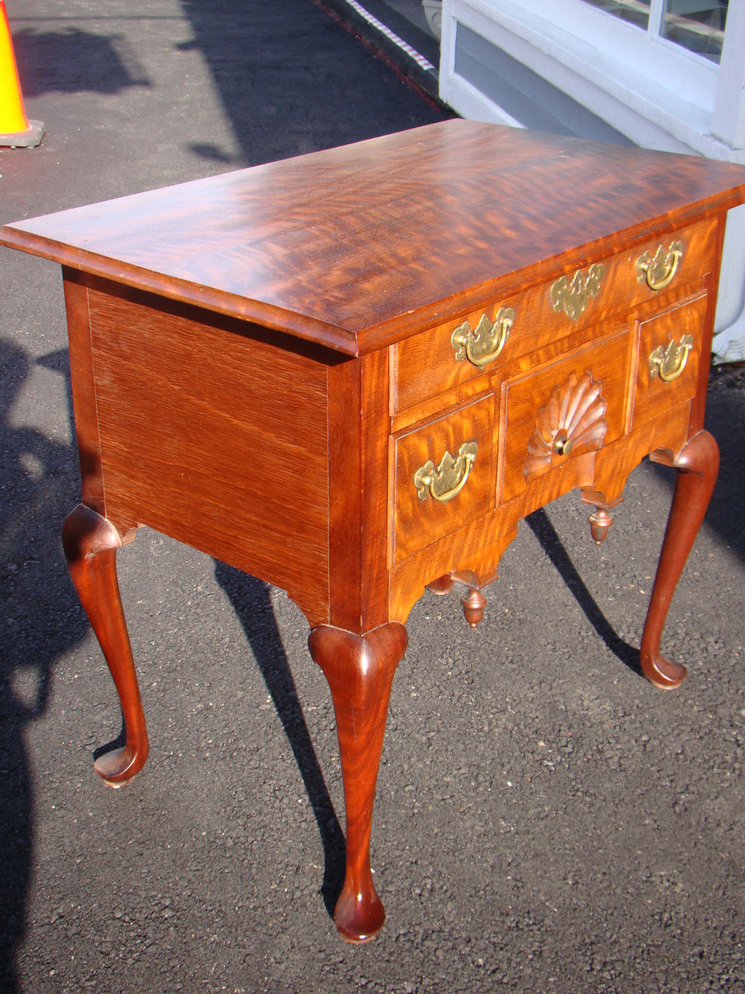 An exceptionally beautiful contemporary Queen Anne style lowboy — image 4