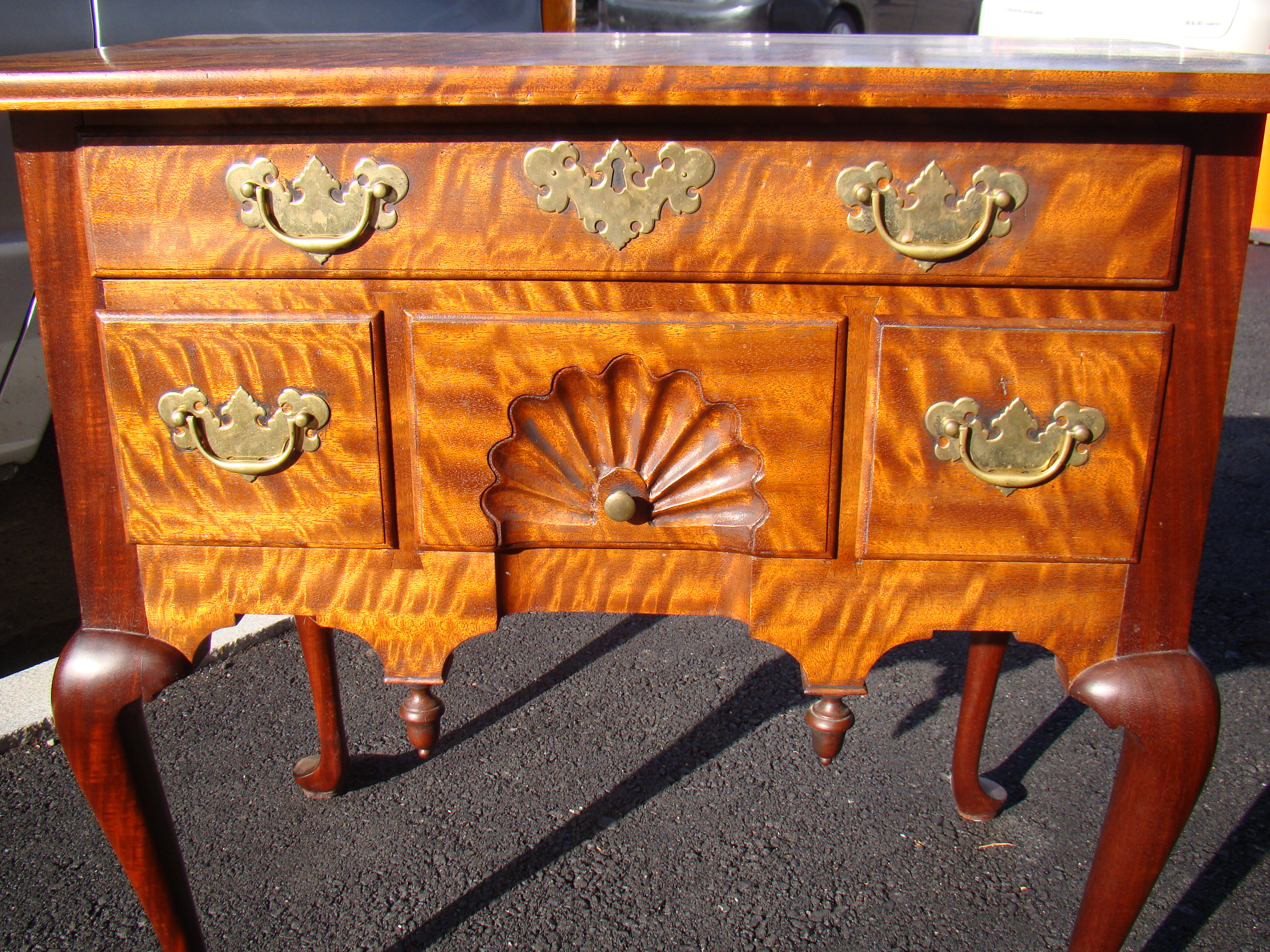An exceptionally beautiful contemporary Queen Anne style lowboy — image 6