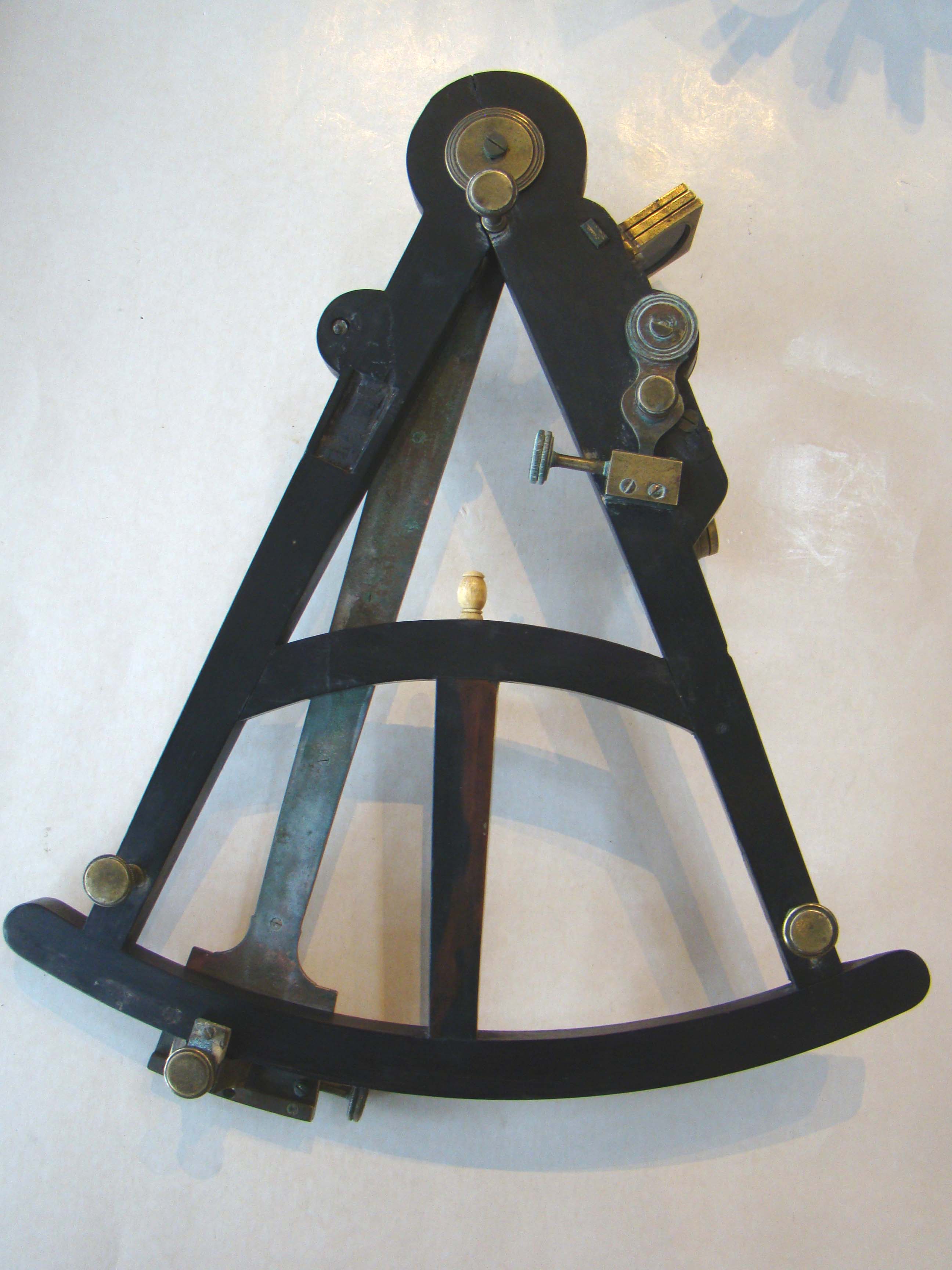 A fine Mariner's ebony framed octant with its' original stepped oak case circa 1800-1820 sold by Frederick W. Lincoln of Boston circa 1840-1850 — image 4