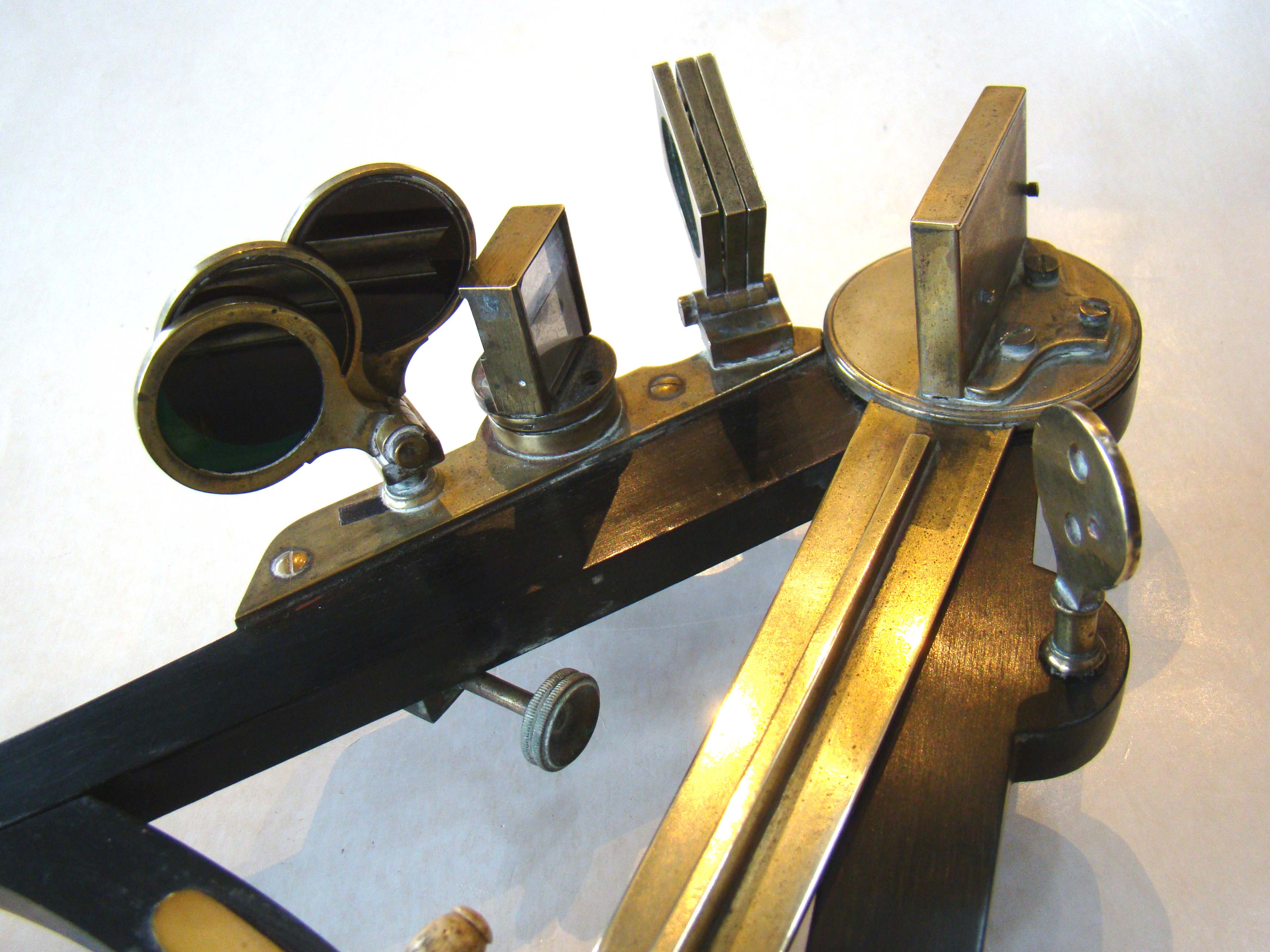 A fine Mariner's ebony framed octant with its' original stepped oak case circa 1800-1820 sold by Frederick W. Lincoln of Boston circa 1840-1850 — image 3