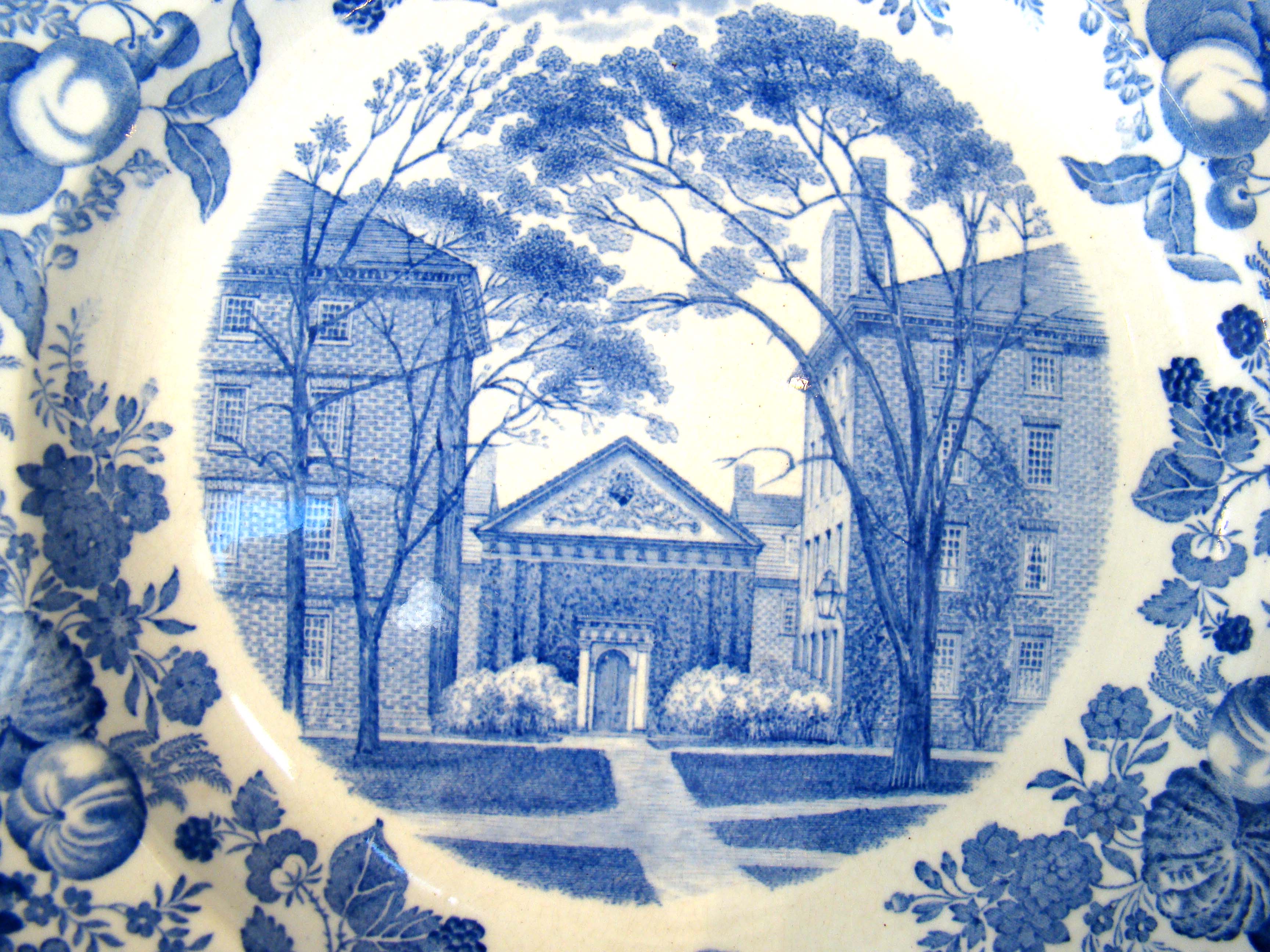 A group of six vintage "HARVARD COLLEGE" commemorative plates made by Wedgwood in 1927 — image 4