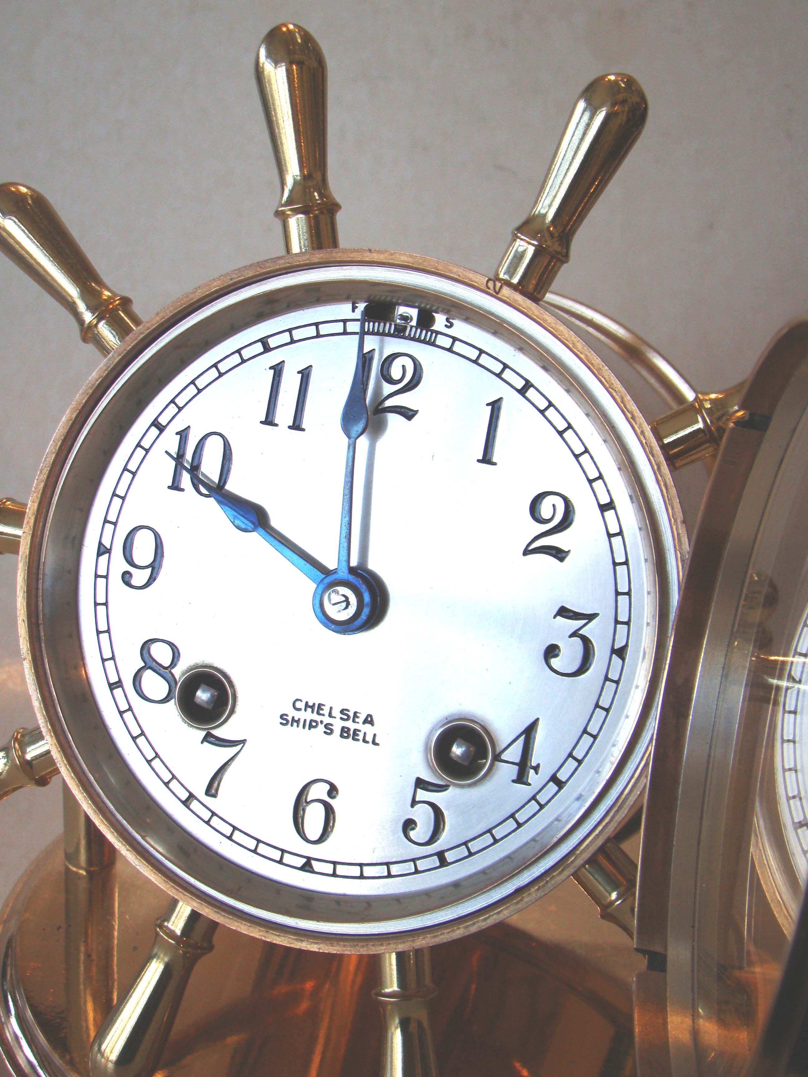 A RARE and stunning Chelsea Ship's Bell "VANDERBILT" model 8 day desk clock made in January 1939 — image 4