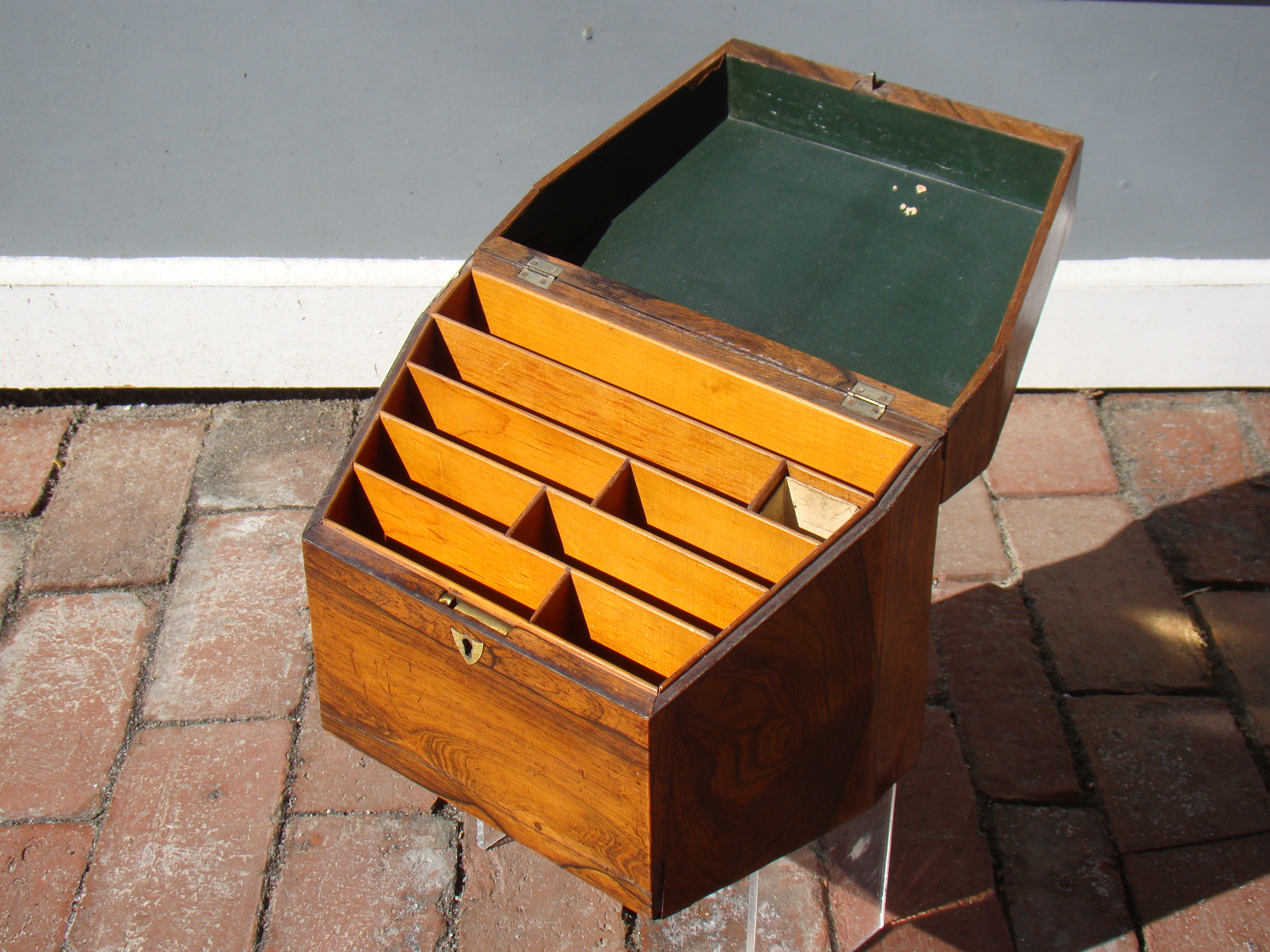 A Victorian "Kingswood" veneered envelope box circa 1850 — image 2