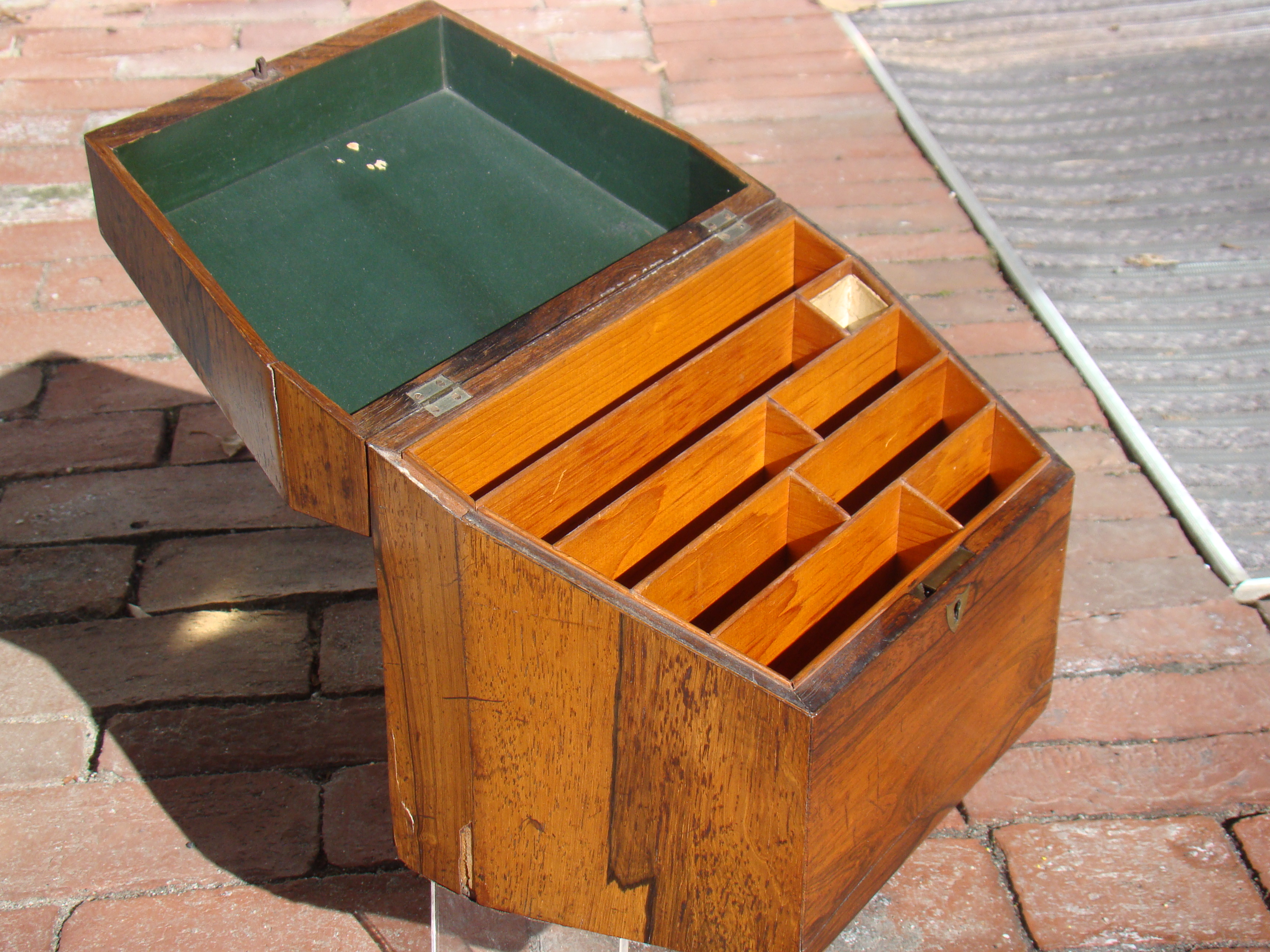 A Victorian "Kingswood" veneered envelope box circa 1850 — image 5