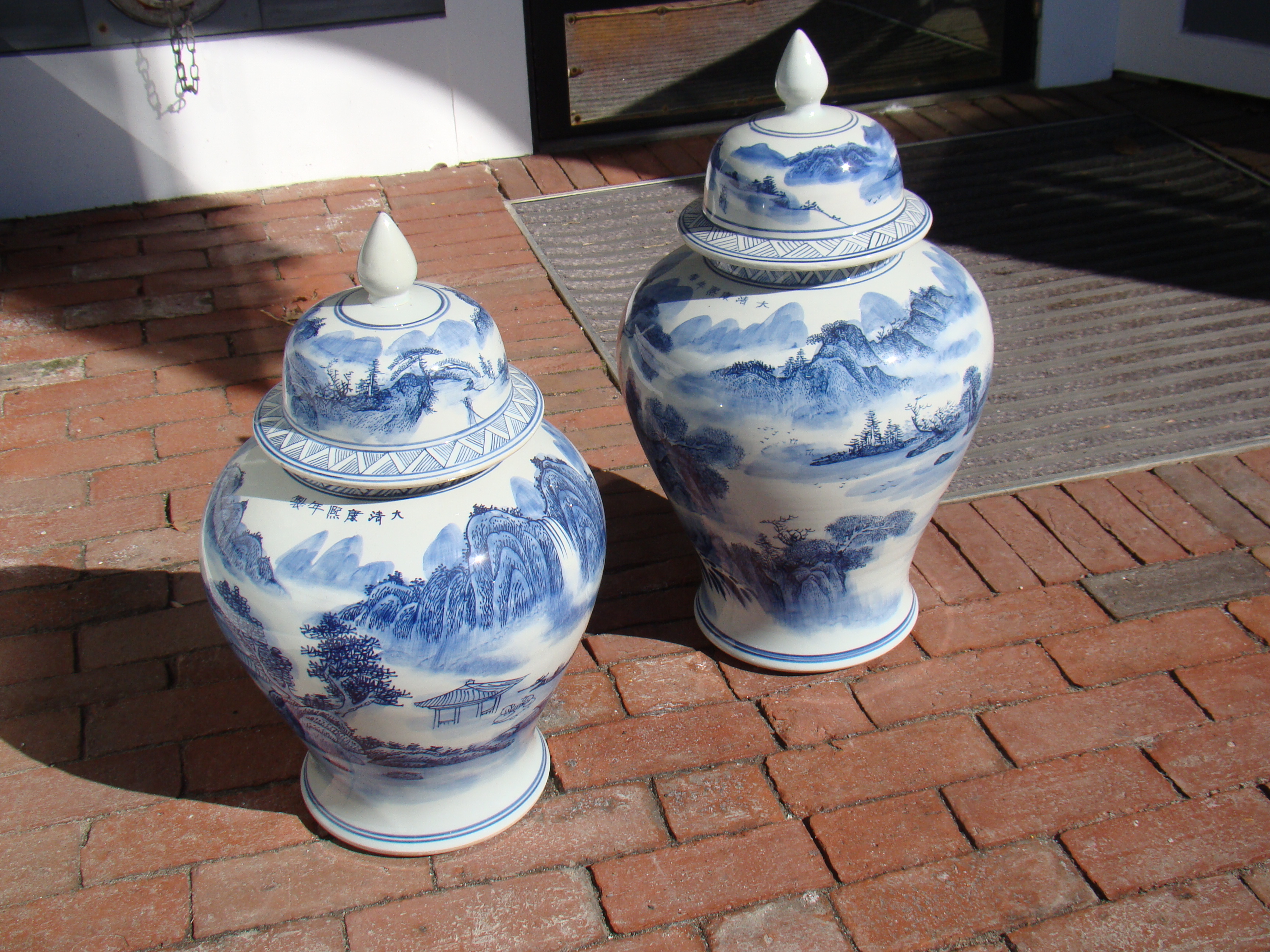 Two nearly identical Chinese covered jars priced separately — image 2