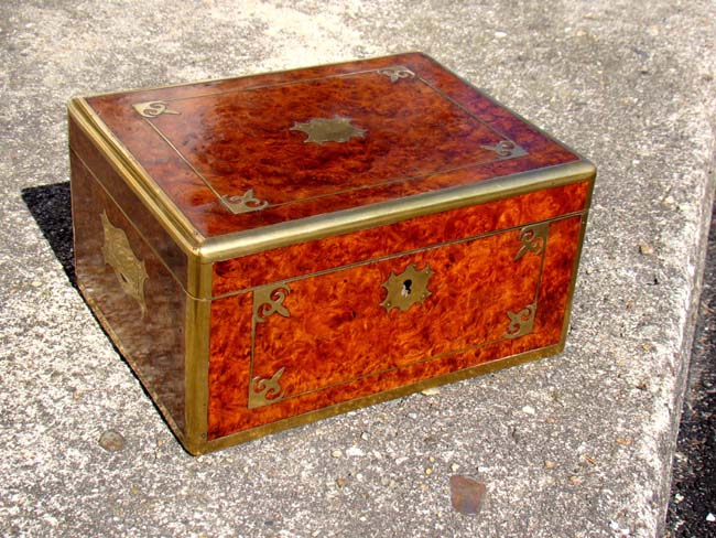 A spectacular China Trade period  brass mounted amboyna wood British Officer's dressing case cirxa 1830 — image 2