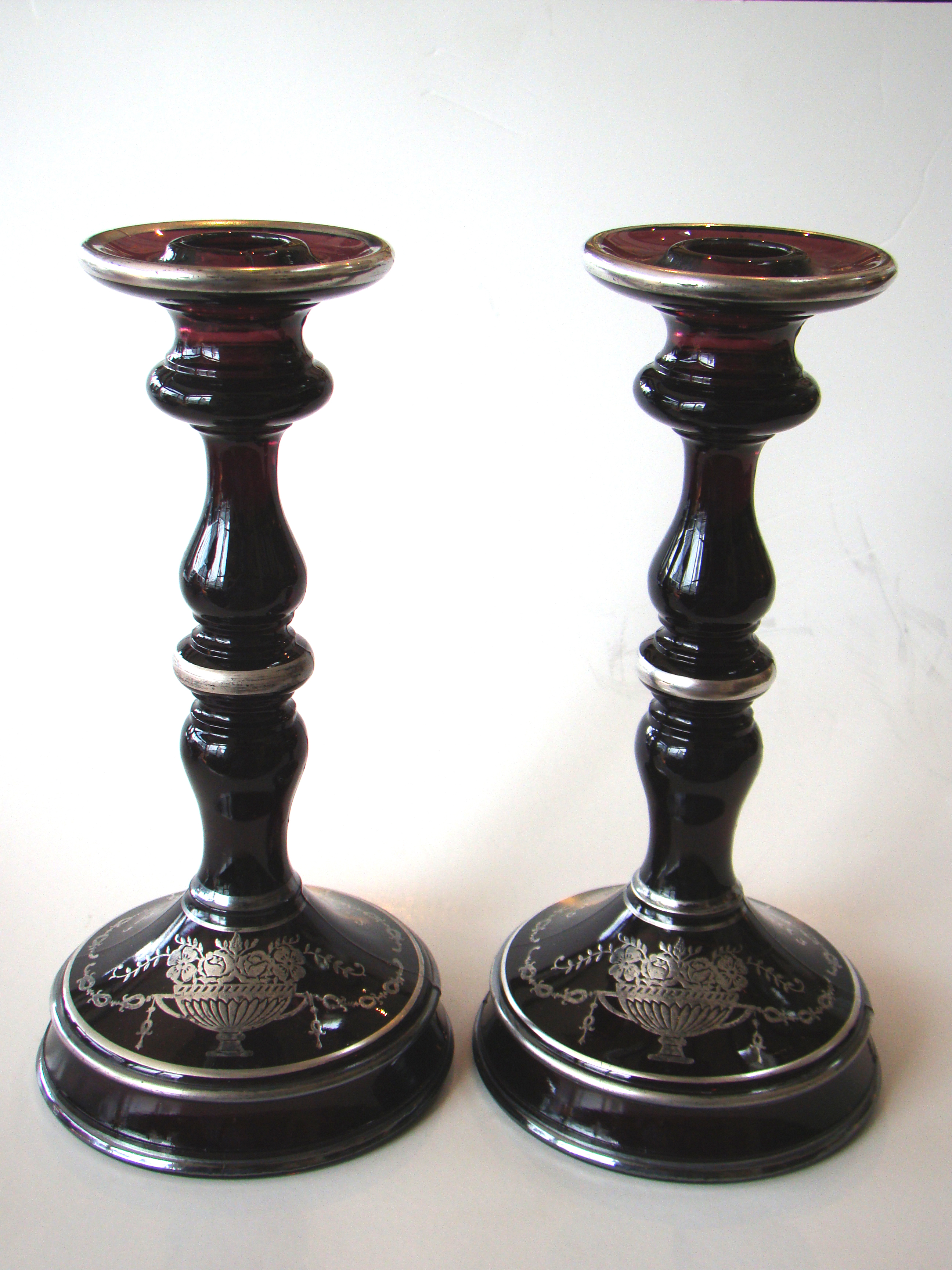 A gorgeous vintage set of silver inlaid amethyst glass candlesticks with matching bowl circa 1920 — image 3