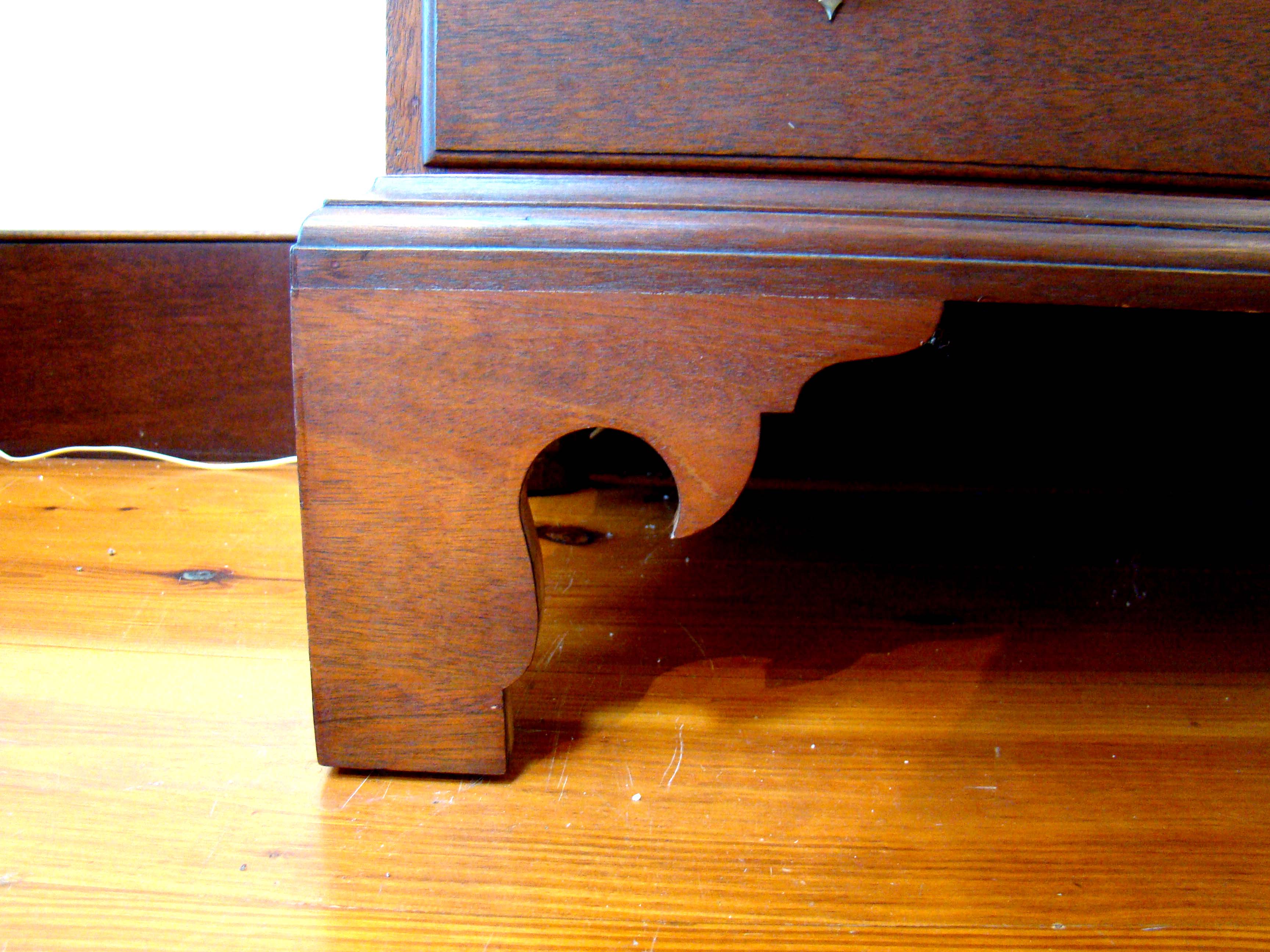 An 18th century Chippendale "Style" walnut bureau — image 4