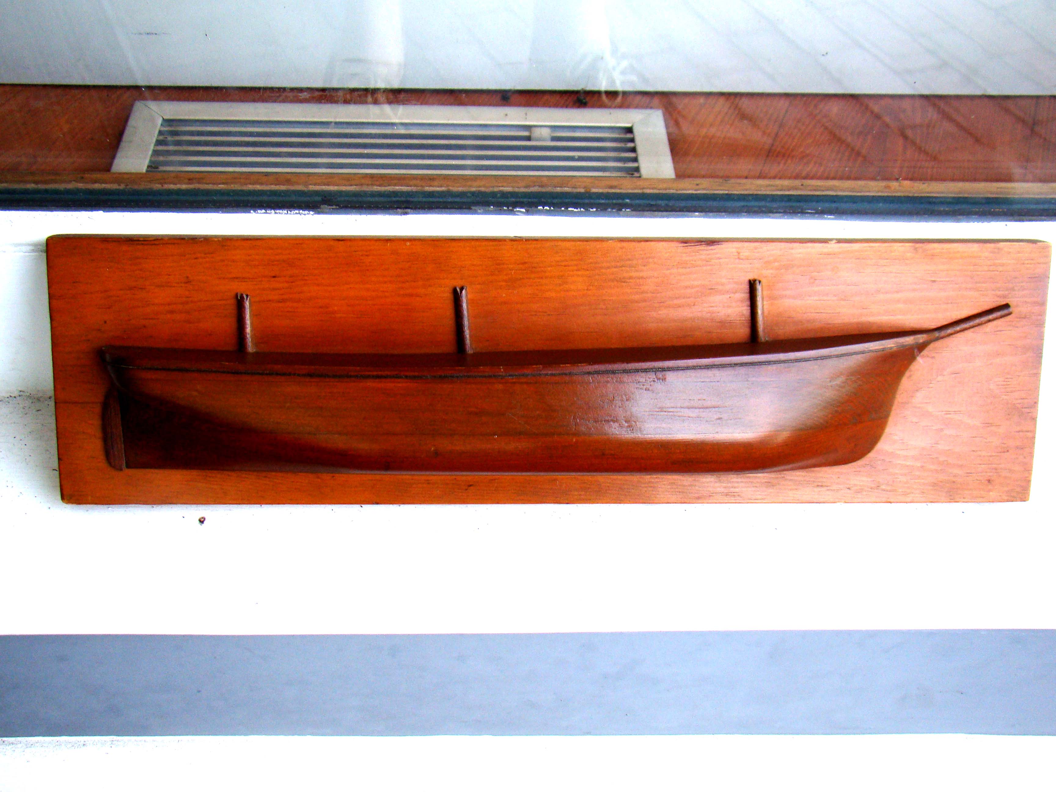 A fine small 19th century ship builder's half hull model of a clipper ship — image 2